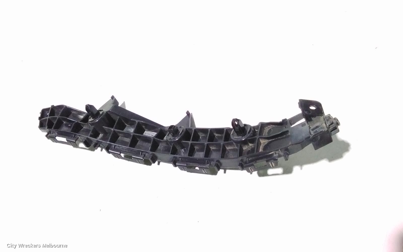 TOYOTA C-HR, GEN 1, 12/2016 - 09/2023, RHR BAR BRAKET: 104238