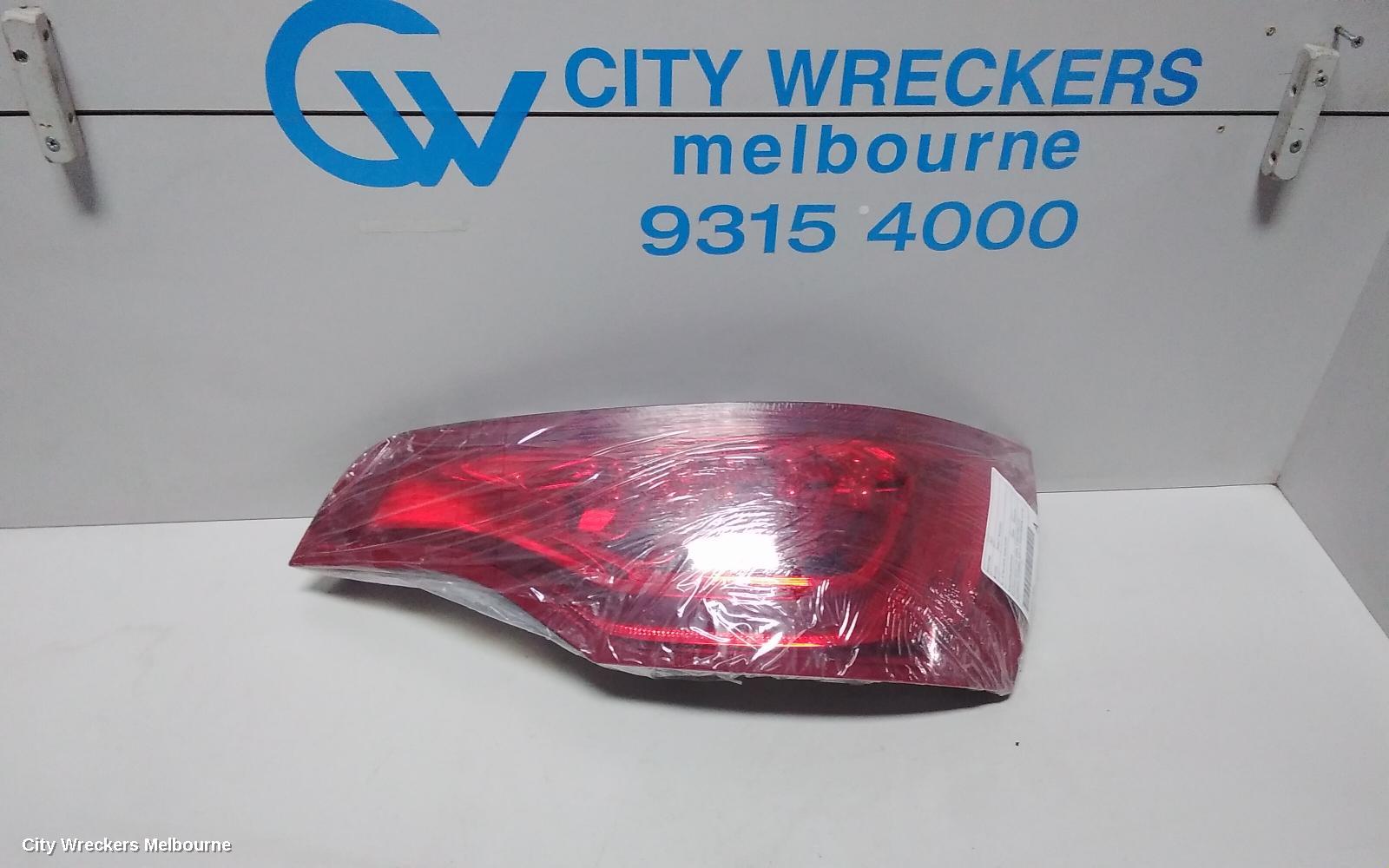 AUDI Q7 RIGHT TAILLIGHT, 4L, IN TAILGATE, 09/2006 - 09/2009