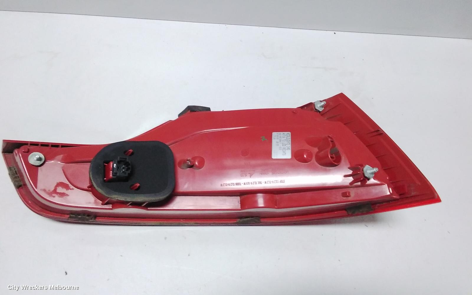 AUDI Q7 RIGHT TAILLIGHT, 4L, IN TAILGATE, 09/2006 - 09/2009