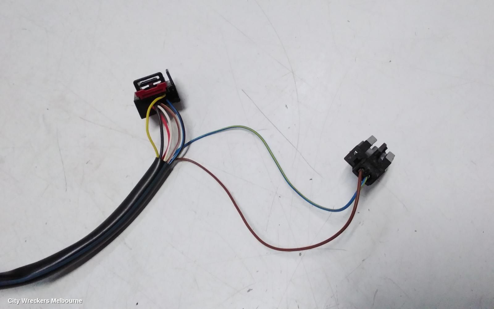 AUDI A4 LEFT DOOR MIRROR, B8 8K, A4/S4, MANUAL FOLD, NO LANE CHANGE ASSIST TYPE, 2 PLUG (6/2 WIRE), 05/2009 - 01/2016