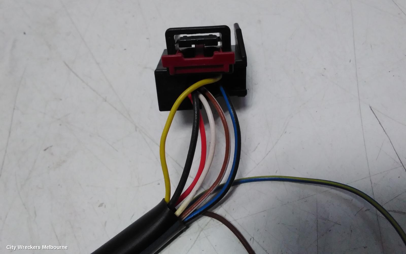 AUDI A4 LEFT DOOR MIRROR, B8 8K, A4/S4, MANUAL FOLD, NO LANE CHANGE ASSIST TYPE, 2 PLUG (6/2 WIRE), 05/2009 - 01/2016