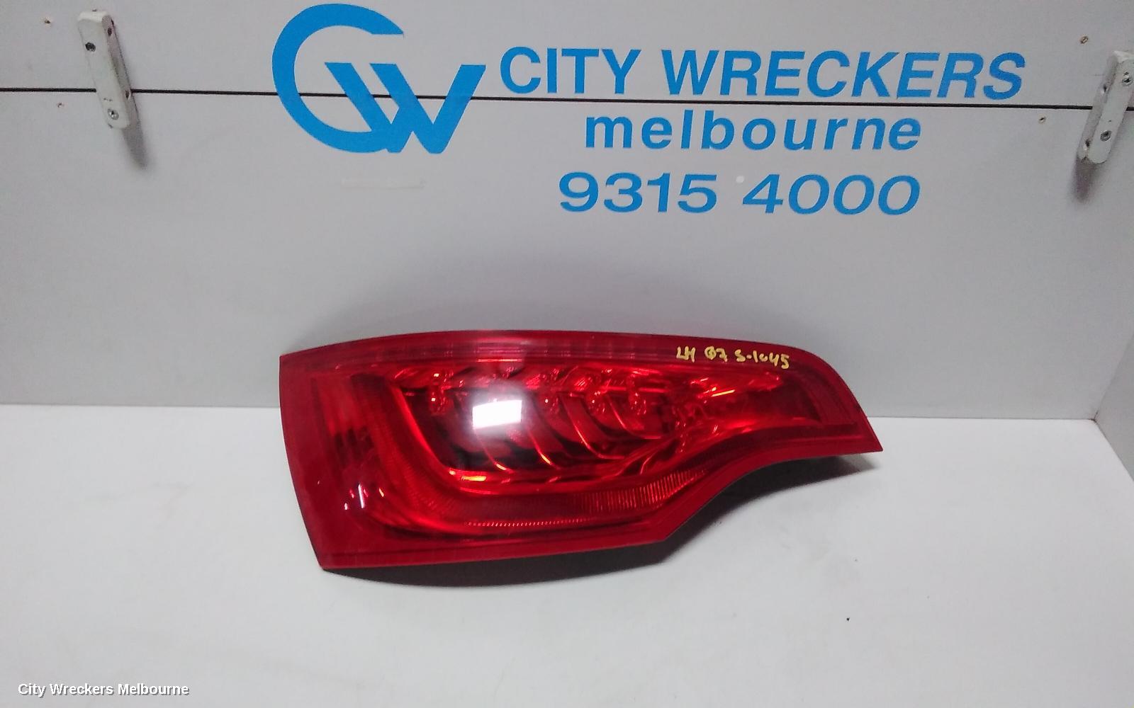 AUDI Q7 LEFT TAILLIGHT, 4L, IN TAILGATE, 10/2009 - 08/2015