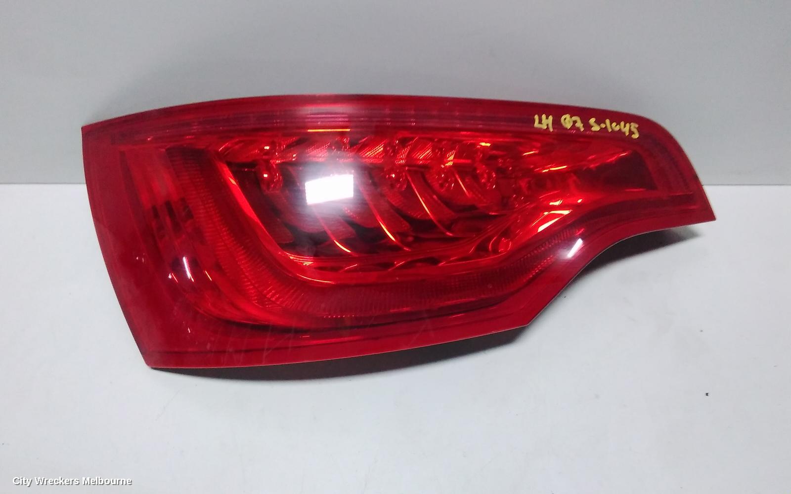 AUDI Q7 LEFT TAILLIGHT, 4L, IN TAILGATE, 10/2009 - 08/2015