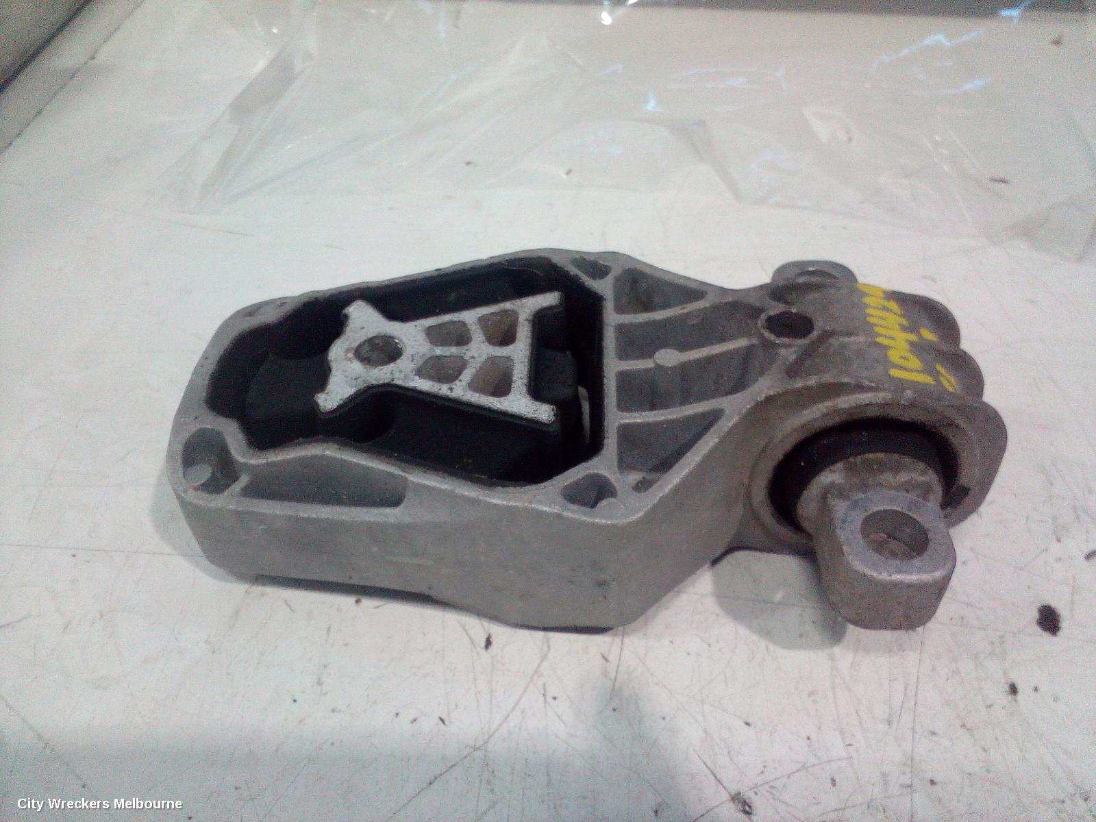 MERCEDES CLA CLASS MOUNT, TRANSMISSION MOUNT, PETROL, 1.6, TURBO, C117/X117, CLA200, 270.910 CODE, 10/2013 - 01/2019