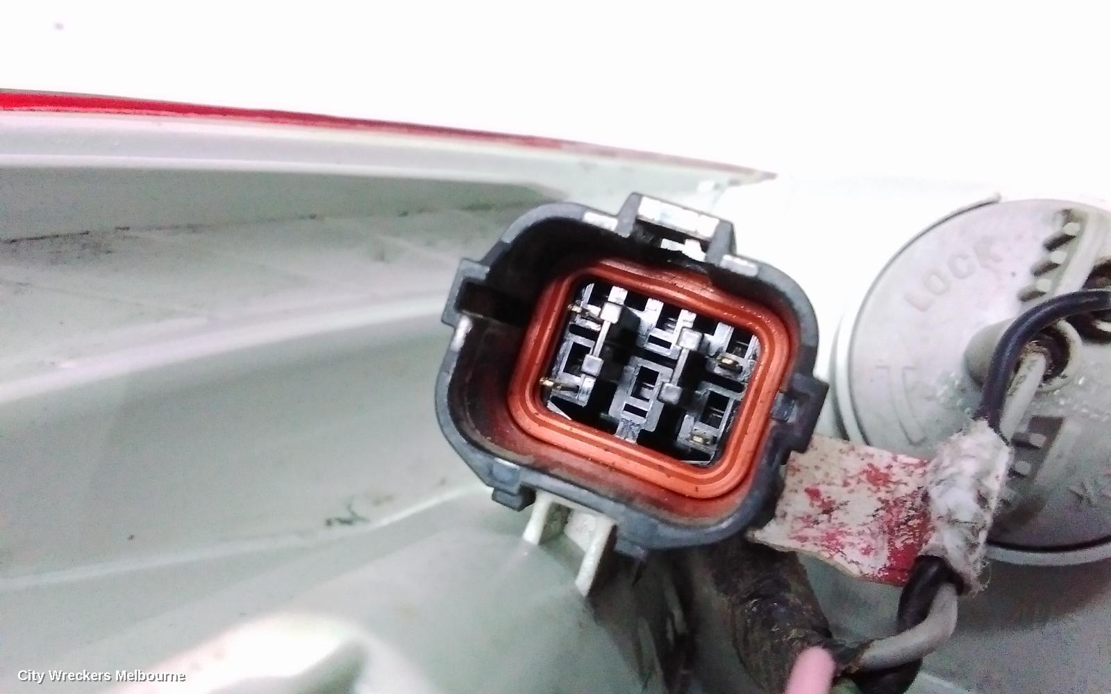 HYUNDAI IX35 LEFT TAILLIGHT, LM SERIES (VIN KMHJ), IN BODY, 11/2009 - 01/2016