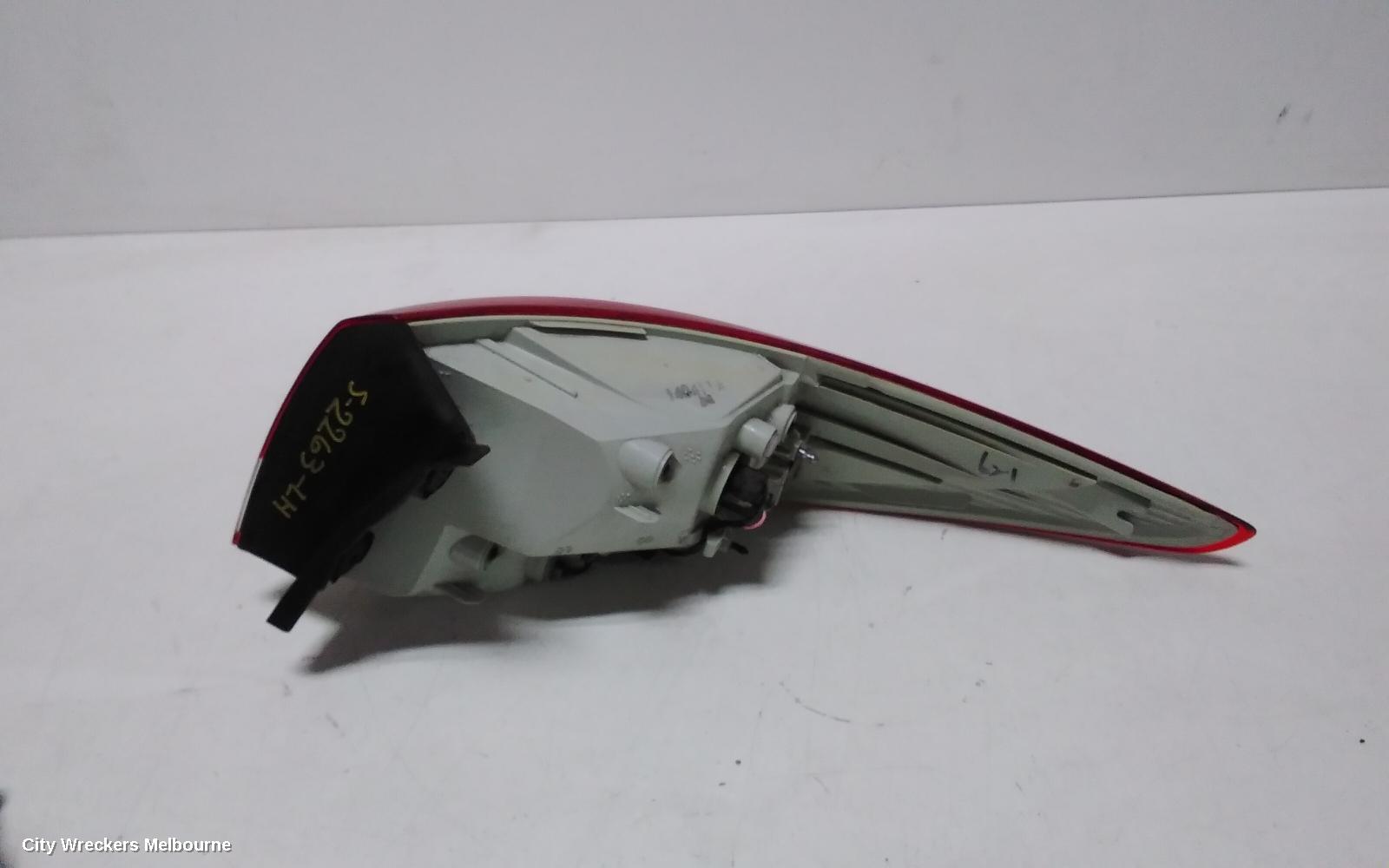 HYUNDAI IX35 LEFT TAILLIGHT, LM SERIES (VIN KMHJ), IN BODY, 11/2009 - 01/2016