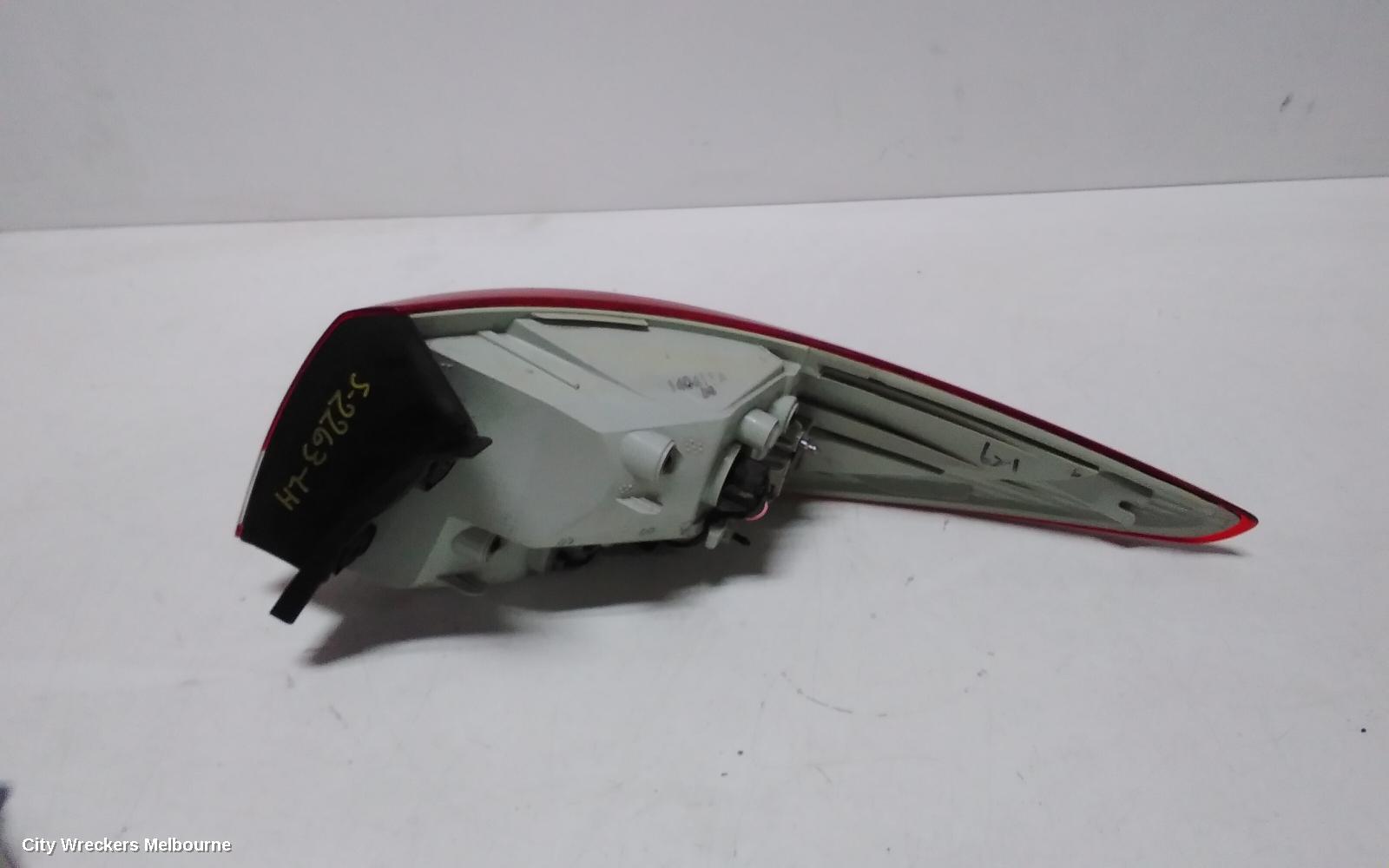 HYUNDAI IX35 LEFT TAILLIGHT, LM SERIES (VIN KMHJ), IN BODY, 11/2009 - 01/2016