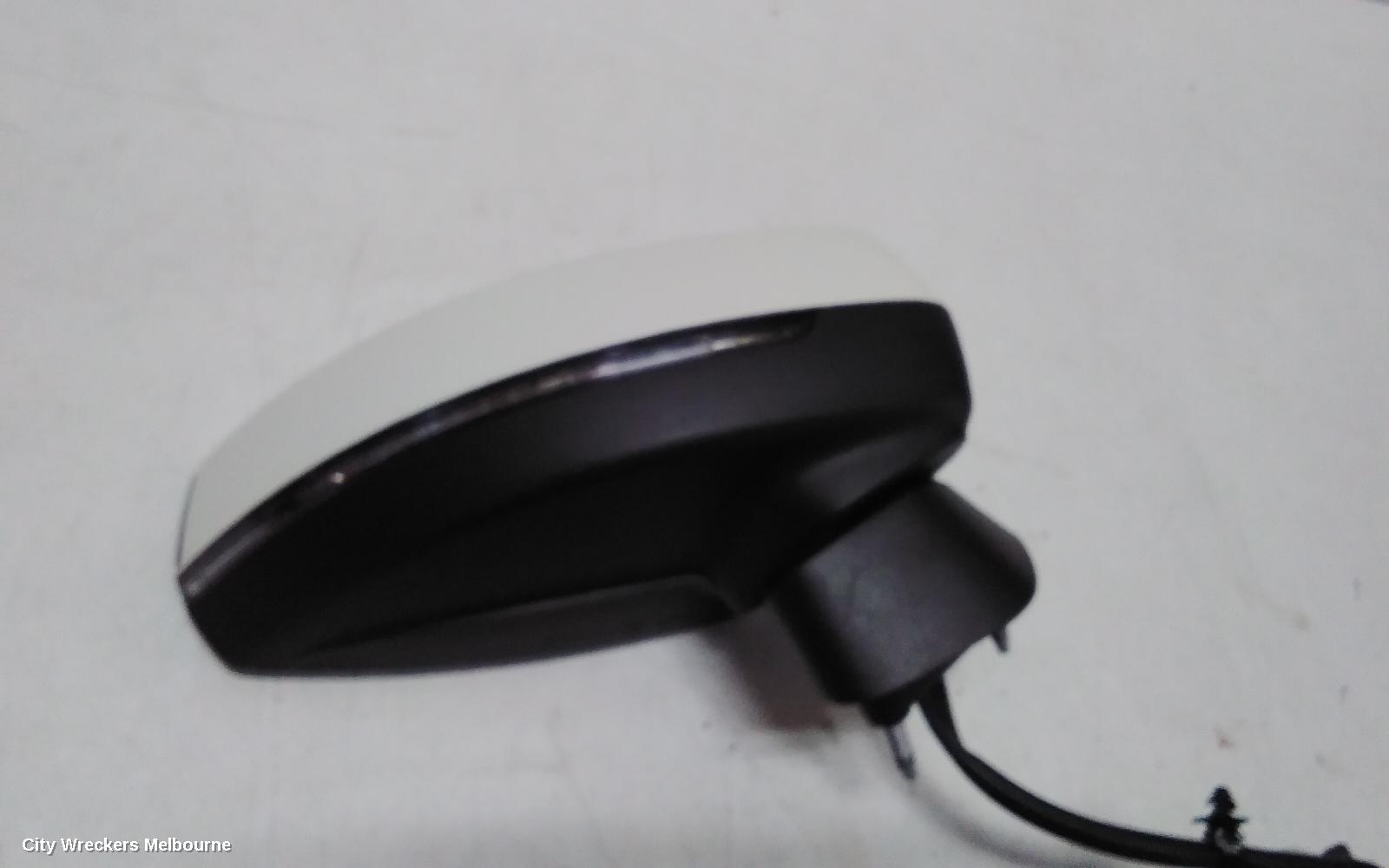 AUDI A3 RIGHT DOOR MIRROR, 8V, A3, SEDAN, MANUAL FOLD, NON LANE CHANGE ASSIST TYPE (6XC/7Y0), 11/2013 - 10/2020