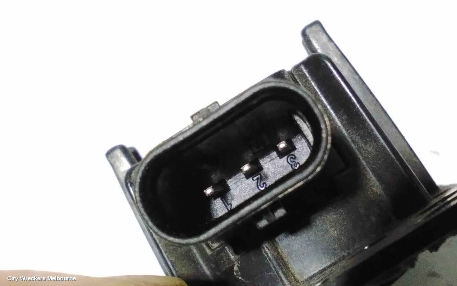 VOLKSWAGEN PASSAT, B8/MK7, 06/2015 - 05/2023, P/N 5Q0 919 275 B    3 PICES WITH CENTER BAR SENSOER  SEE PIC 75$ EACH : 104442
