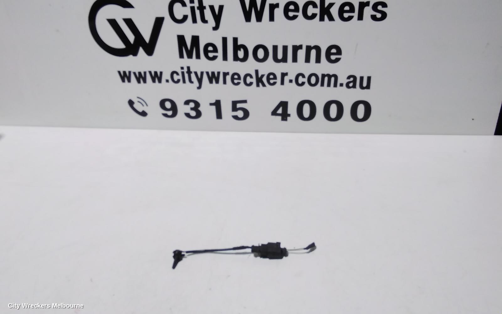 VOLKSWAGEN PASSAT, B8/MK7, 06/2015 - 05/2023, P/N 5Q0 919 275 B    3 PICES WITH CENTER BAR SENSOER  SEE PIC 75$ EACH : 104442