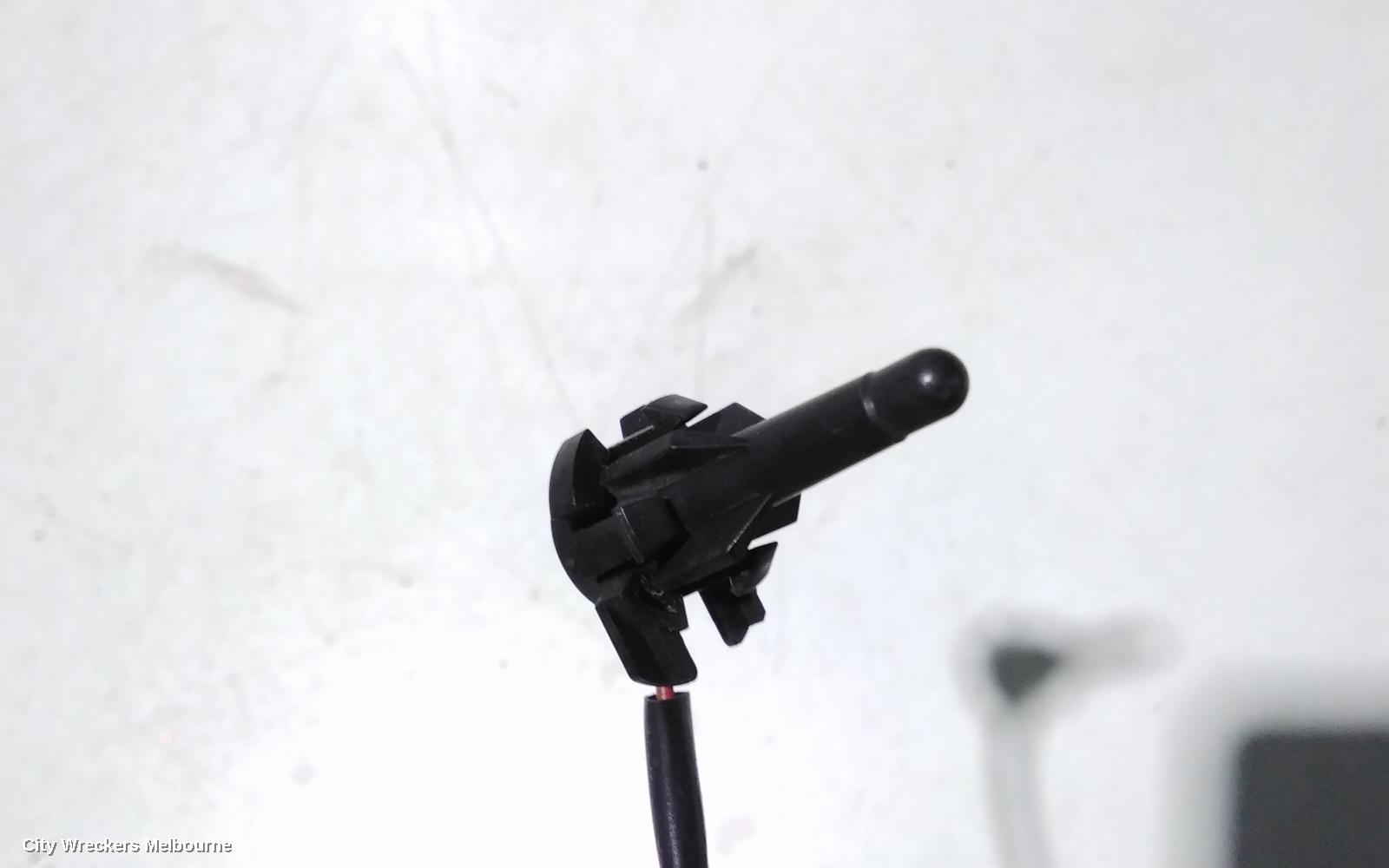 VOLKSWAGEN PASSAT, B8/MK7, 06/2015 - 05/2023, P/N 5Q0 919 275 B    3 PICES WITH CENTER BAR SENSOER  SEE PIC 75$ EACH : 104442
