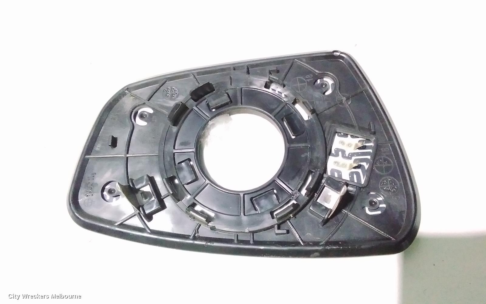 KIA CERATO LEFT DOOR MIRROR, YD, SEDAN/HATCH, MANUAL FOLDING, NON PUDDLE LAMP TYPE, 04/2013 - 02/2016