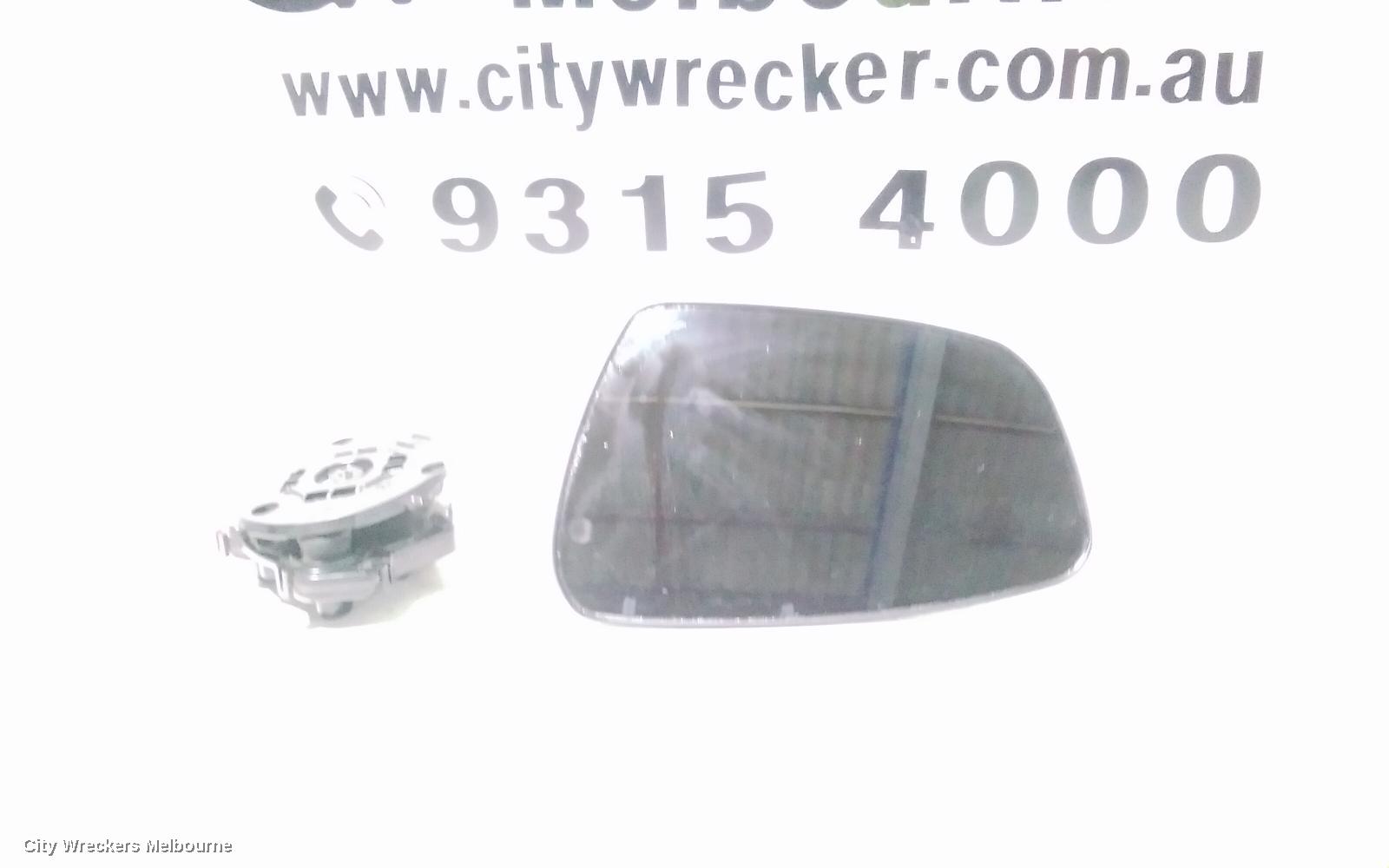 KIA CERATO LEFT DOOR MIRROR, YD, SEDAN/HATCH, MANUAL FOLDING, NON PUDDLE LAMP TYPE, 04/2013 - 02/2016