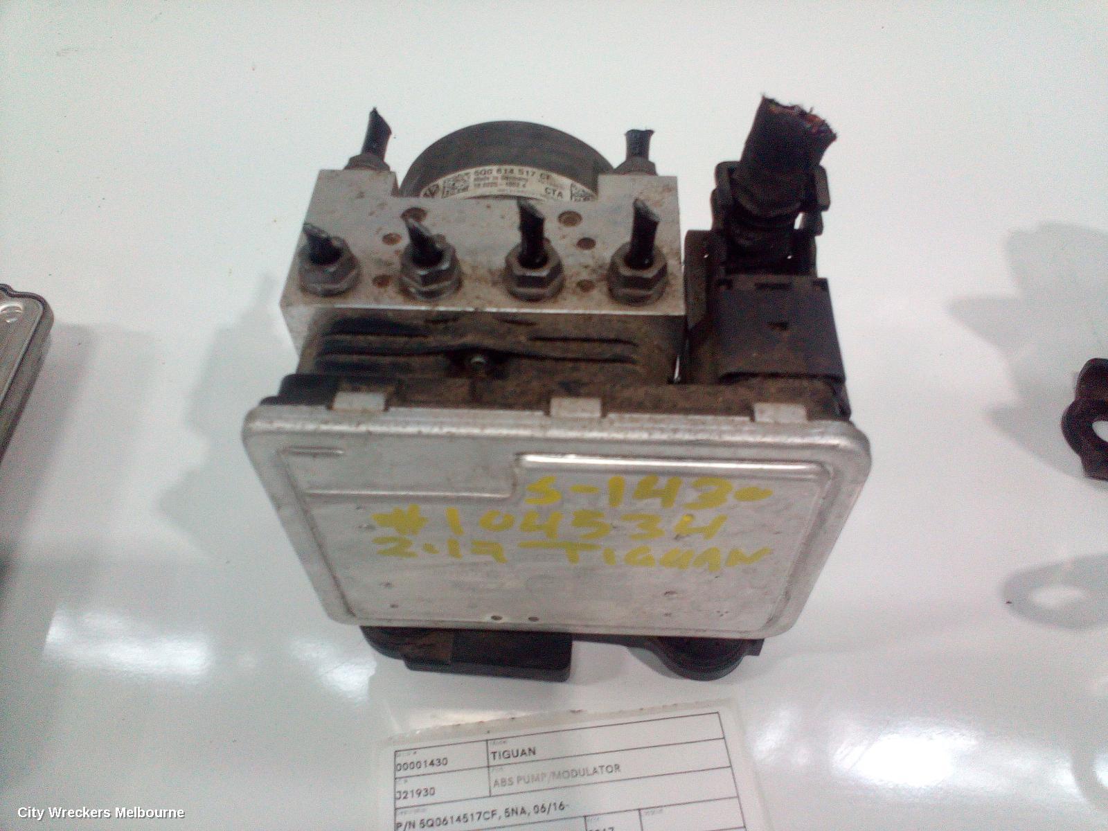 VOLKSWAGEN TIGUAN ABS PUMP/MODULATOR, P/N 5Q0614517CF, 5NA, 06/2016 ONWARDS
