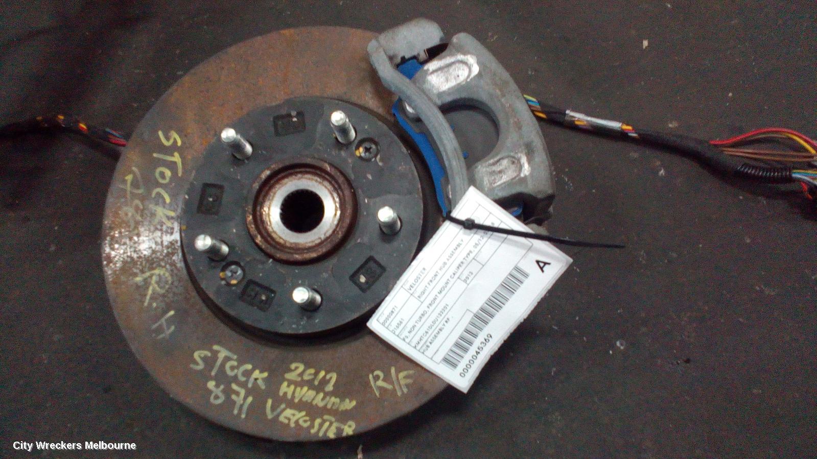 HYUNDAI VELOSTER RIGHT FRONT HUB ASSEMBLY, FS, NON TURBO, FRONT MOUNT CALIPER TYPE, 05/2012 - 02/2018