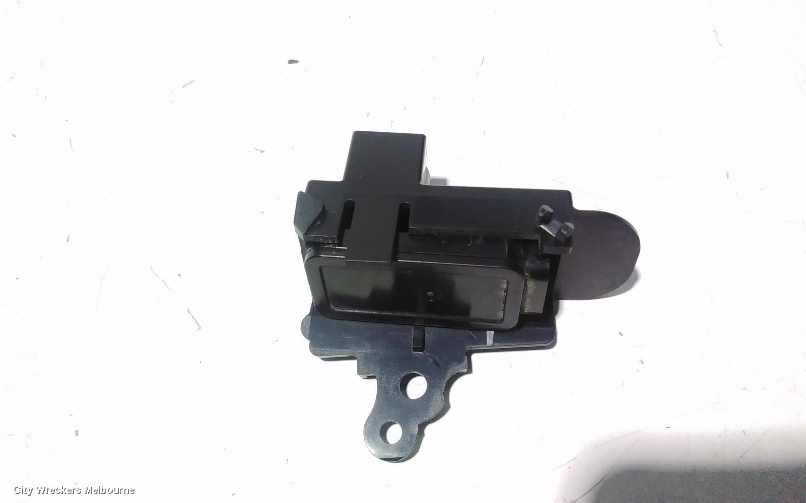 TOYOTA C-HR LEFT DOOR MIRROR, GEN 1, POWER FOLD, W/ PUDDLE LIGHT, COLOUR CODED, 12/2016 ONWARDS 09/2019