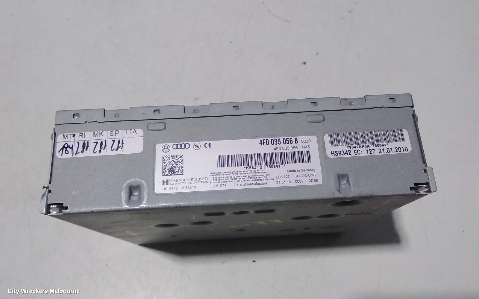 AUDI Q7 RADIO/CD/DVD/SAT/TV, MUSIC INTERFACE (GLOVEBOX), 4L, 09/2006 - 08/2015