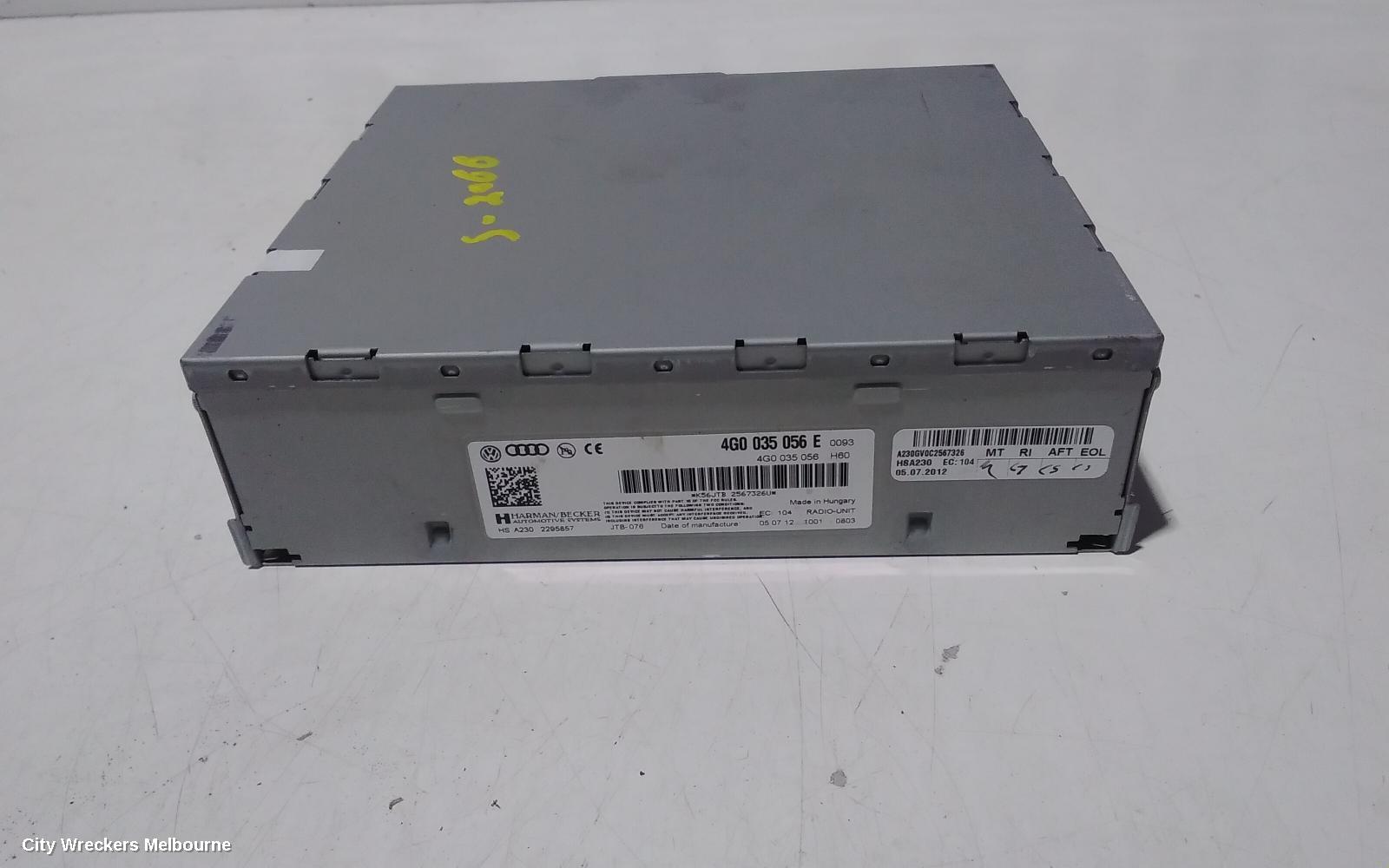 AUDI Q7 RADIO/CD/DVD/SAT/TV, MUSIC INTERFACE (GLOVEBOX), 4L, 09/2006 - 08/2015