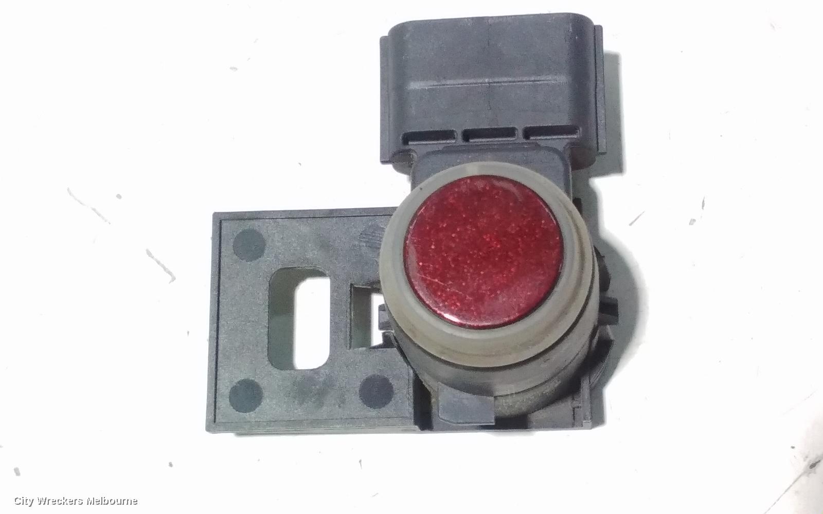 HONDA HRV, RU, 12/2014 - 10/2021, FRONT BAR PARKING SENSORS 1X: 104607