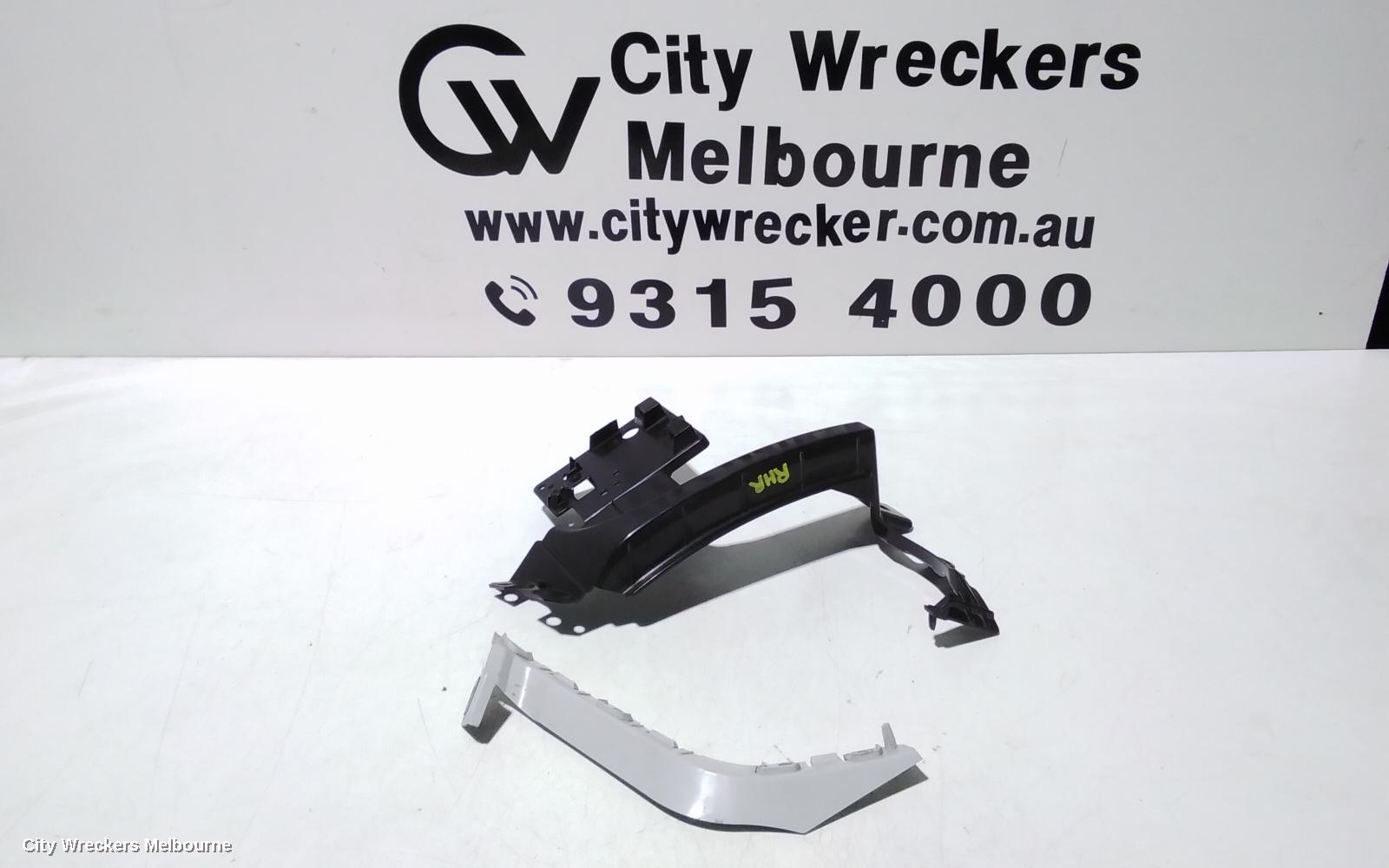 LAND ROVER RANGEROVER EVOQUE, L538, 11/2011 - 01/2019, RHR BAR BRAKET: 104712
