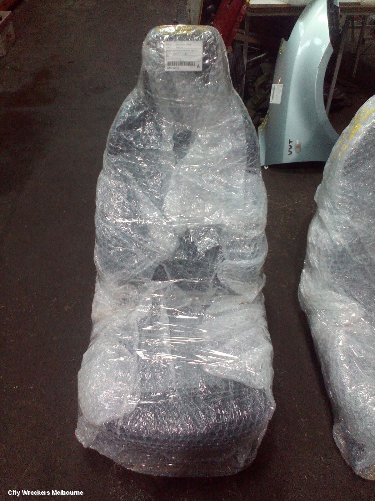 LAND ROVER RANGEROVER EVOQUE FRONT SEAT, RH FRONT, 5DR WAGON, LEATHER, BLACK, L538, 11/2011 - 01/2019