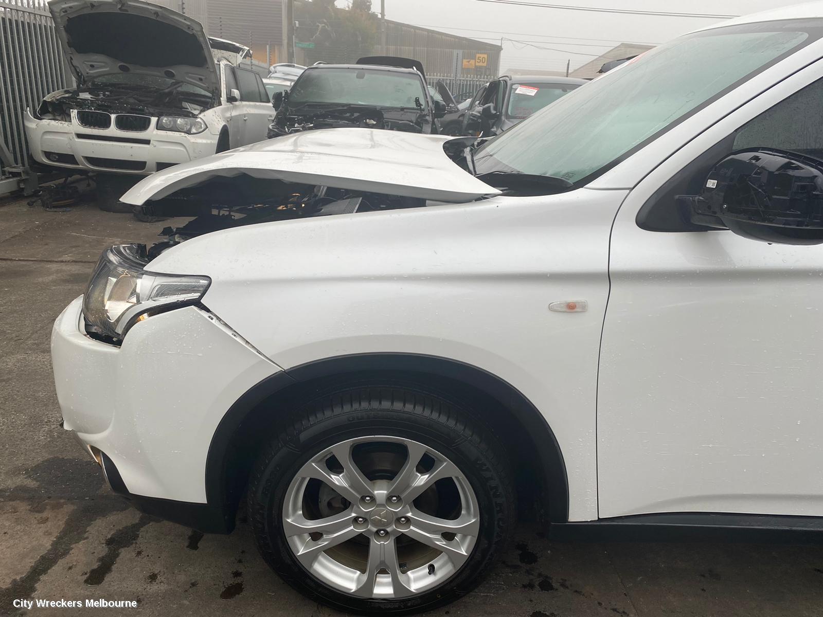 MITSUBISHI OUTLANDER ROOF RAIL