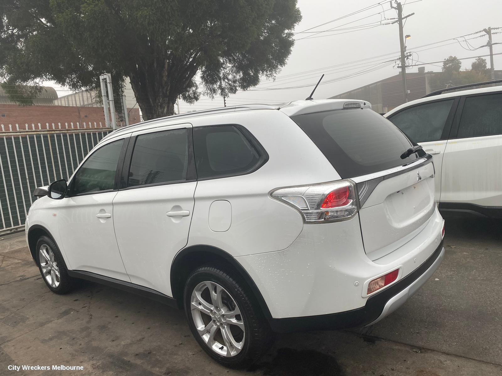 MITSUBISHI OUTLANDER ROOF RAIL