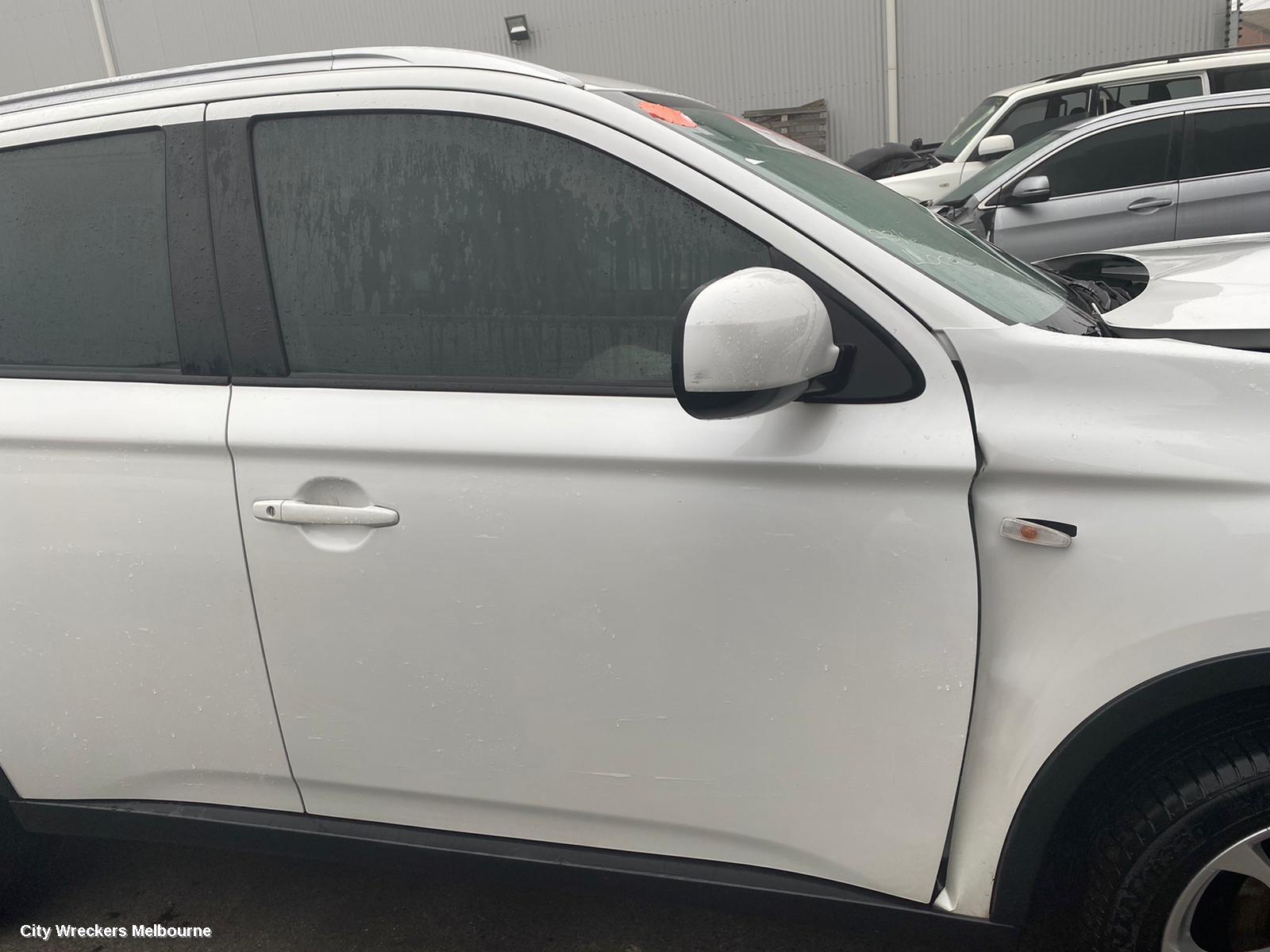 MITSUBISHI OUTLANDER ROOF RAIL