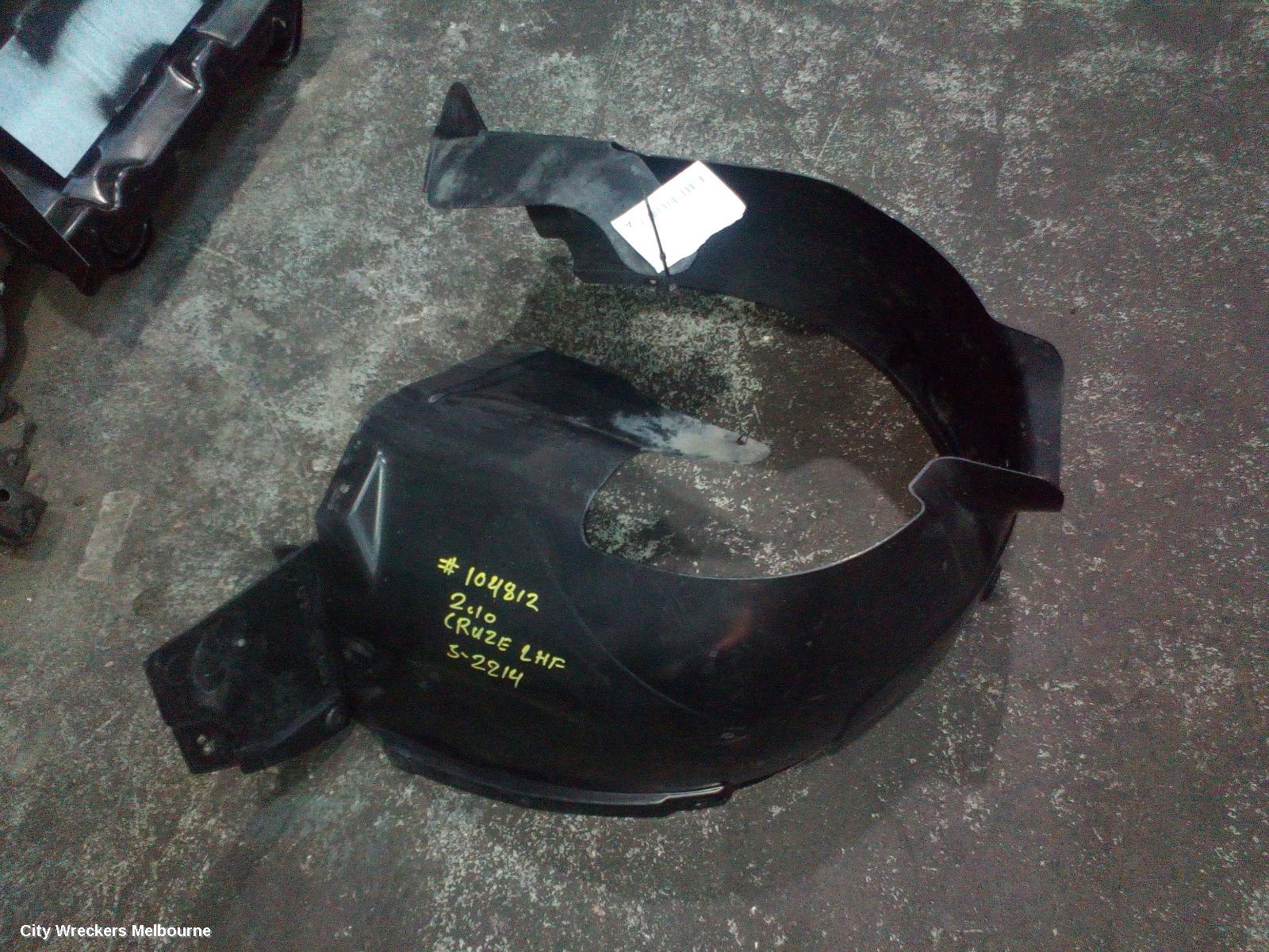 HOLDEN CRUZE LEFT GUARD LINER, FRONT, JG, 03/2009 - 02/2011