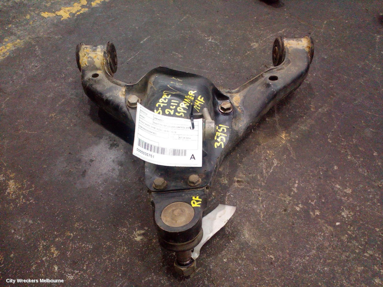 MERCEDES SPRINTER RIGHT FRONT LOWER CONTROL ARM, SINGLE WHEEL TYPE, NCV3, 10/2006 - 04/2018