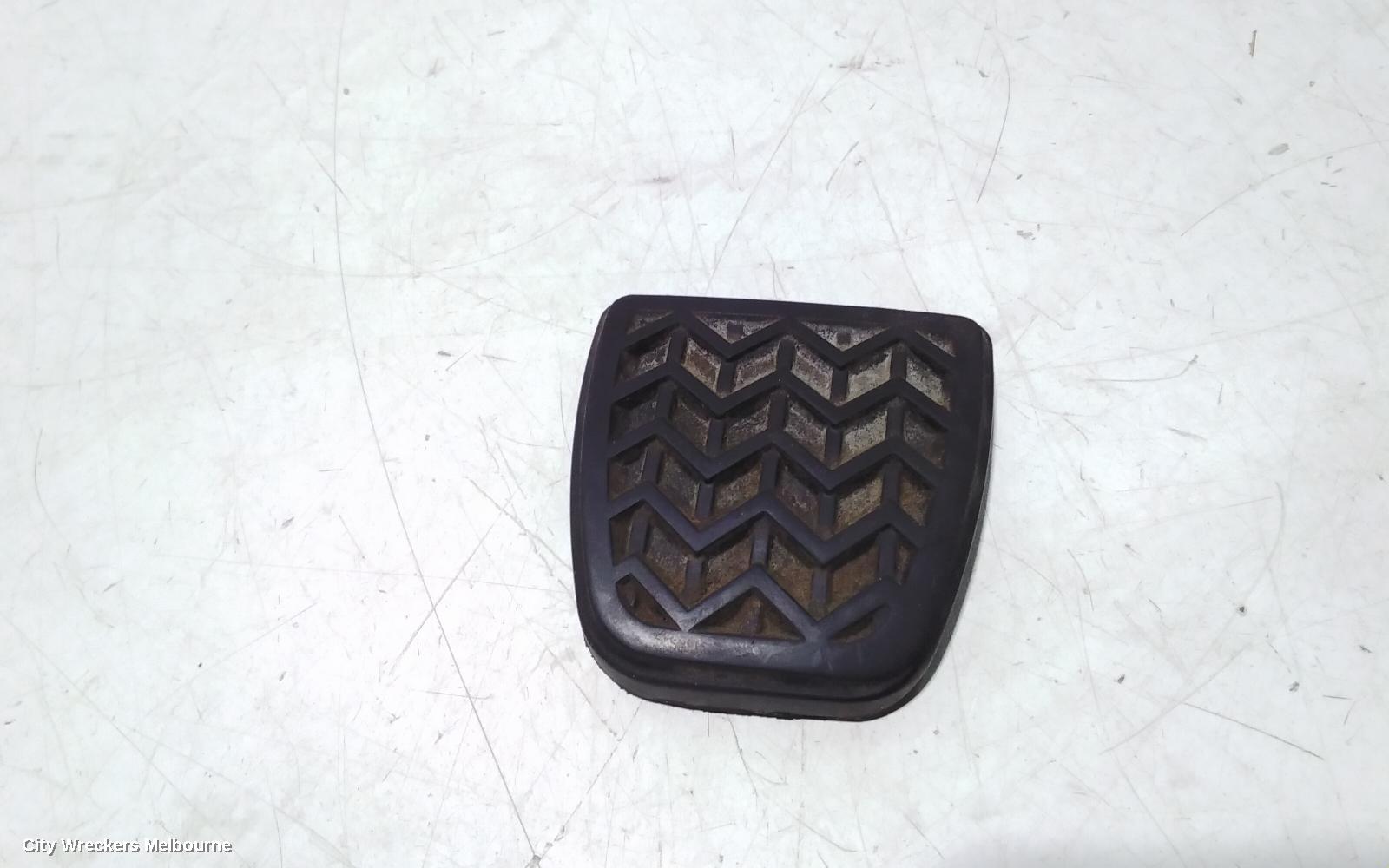 TOYOTA HIACE PEDAL ASSEMBLY, BRAKE PEDAL, TRH/KDH, 01/2005 - 12/2014