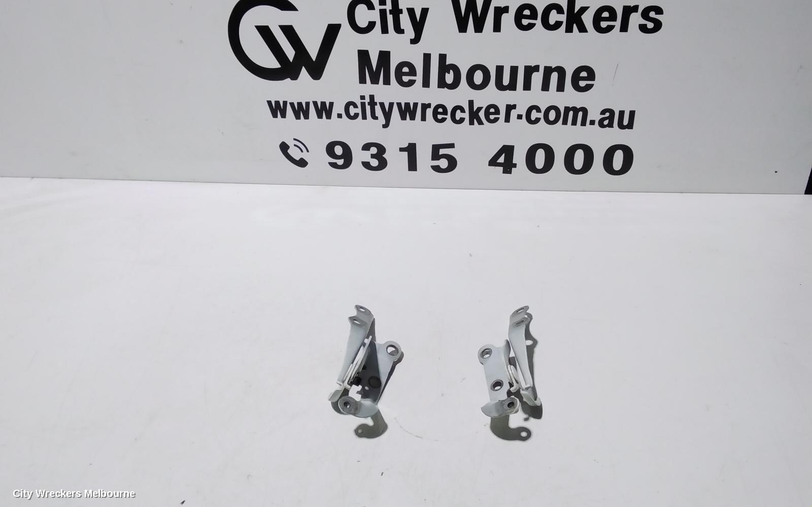 TOYOTA HIACE BONNET HINGE/STRUT, HINGES (PAIR), TRH/KDH, 03/2005 - 04/2019