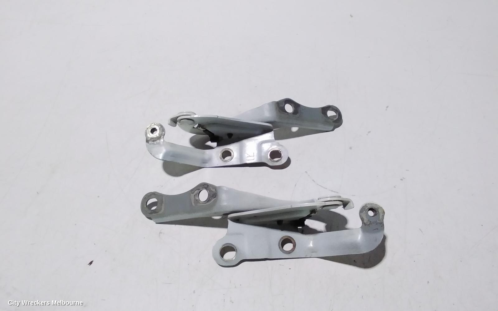 TOYOTA HIACE BONNET HINGE/STRUT, HINGES (PAIR), TRH/KDH, 03/2005 - 04/2019