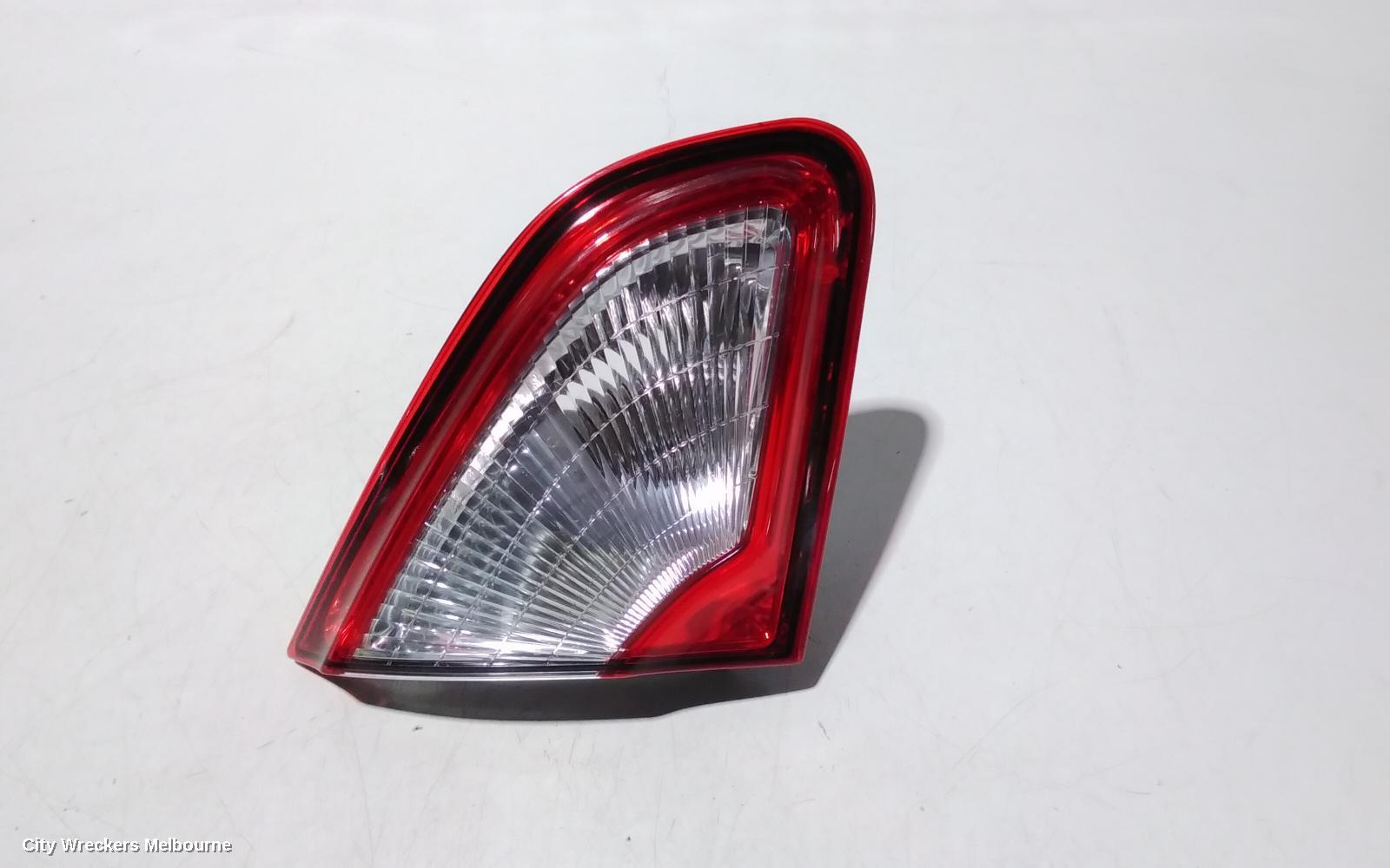 NISSAN DUALIS REAR GARNISH, TAILGATE LAMP (LH SIDE), J10, 01/2010 - 05/2014