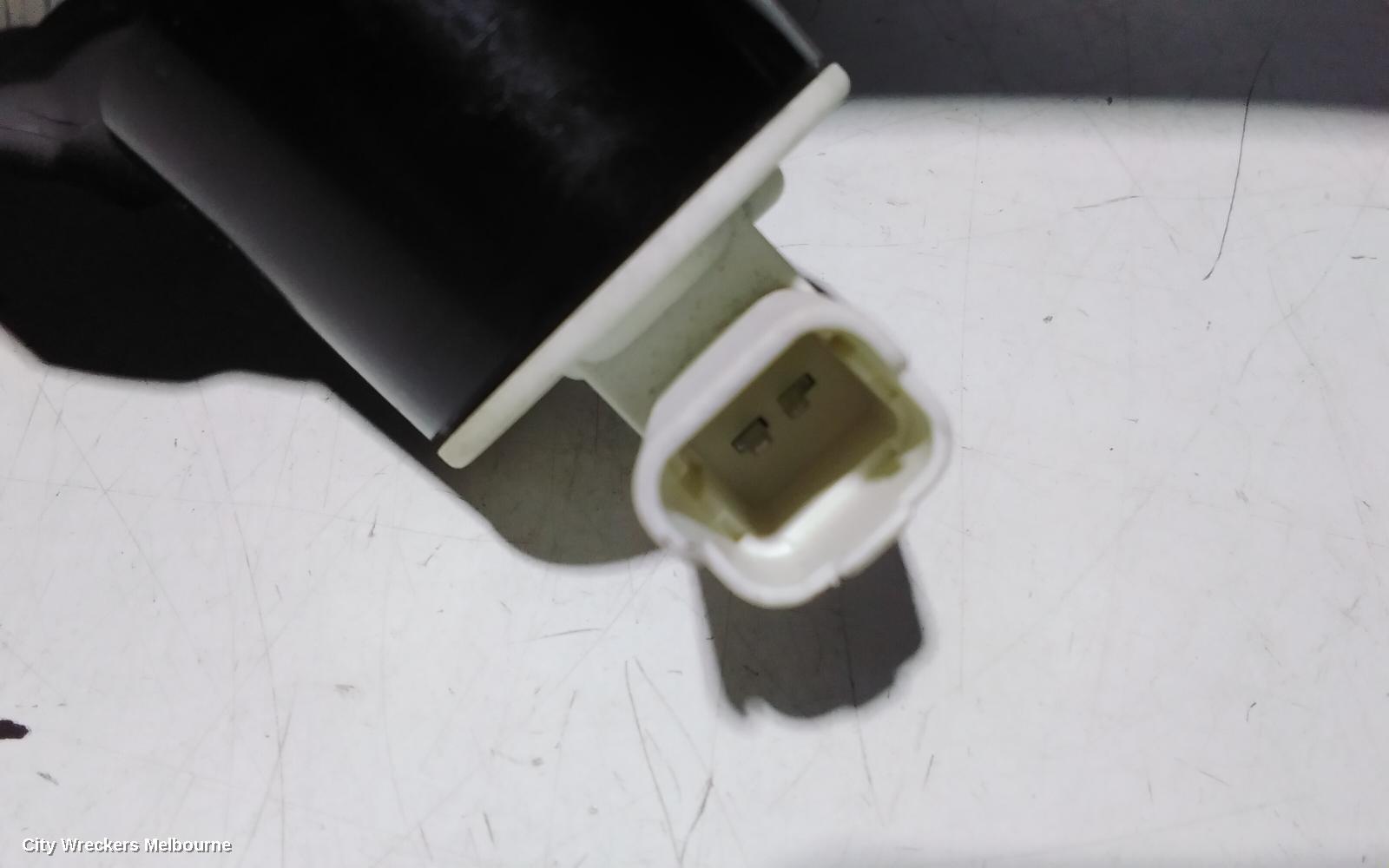 NISSAN DUALIS REAR GARNISH, TAILGATE LAMP (LH SIDE), J10, 01/2010 - 05/2014