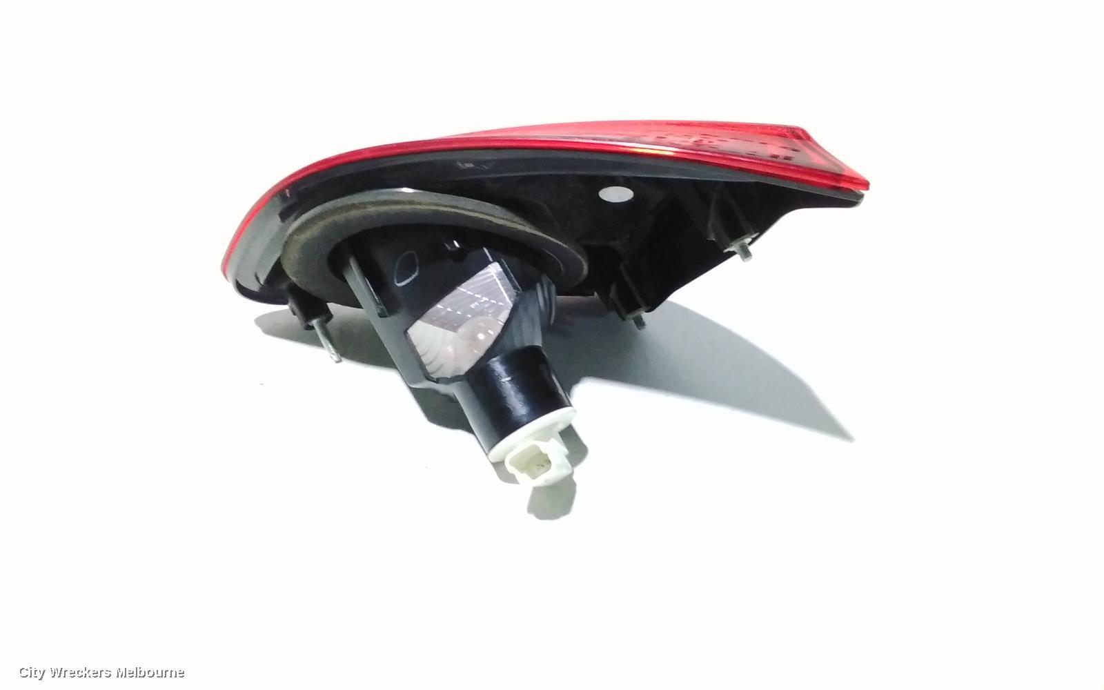 NISSAN DUALIS REAR GARNISH, TAILGATE LAMP (LH SIDE), J10, 01/2010 - 05/2014