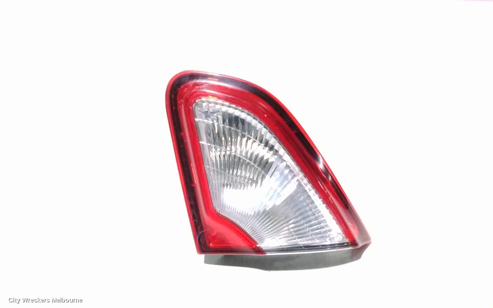 NISSAN DUALIS REAR GARNISH, TAILGATE LAMP (RH SIDE), J10, 01/2010 - 05/2014