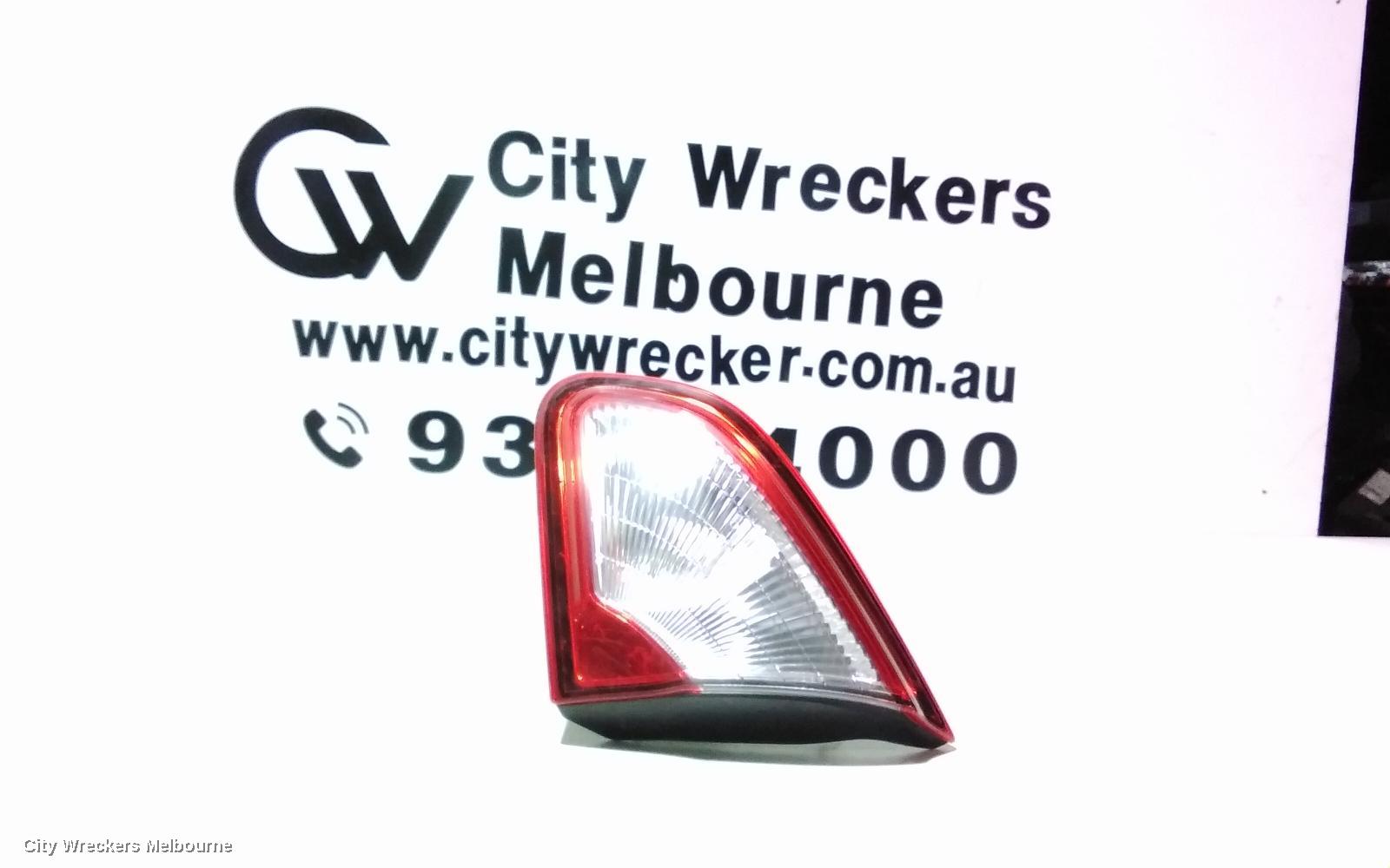 NISSAN DUALIS REAR GARNISH, TAILGATE LAMP (RH SIDE), J10, 01/2010 - 05/2014