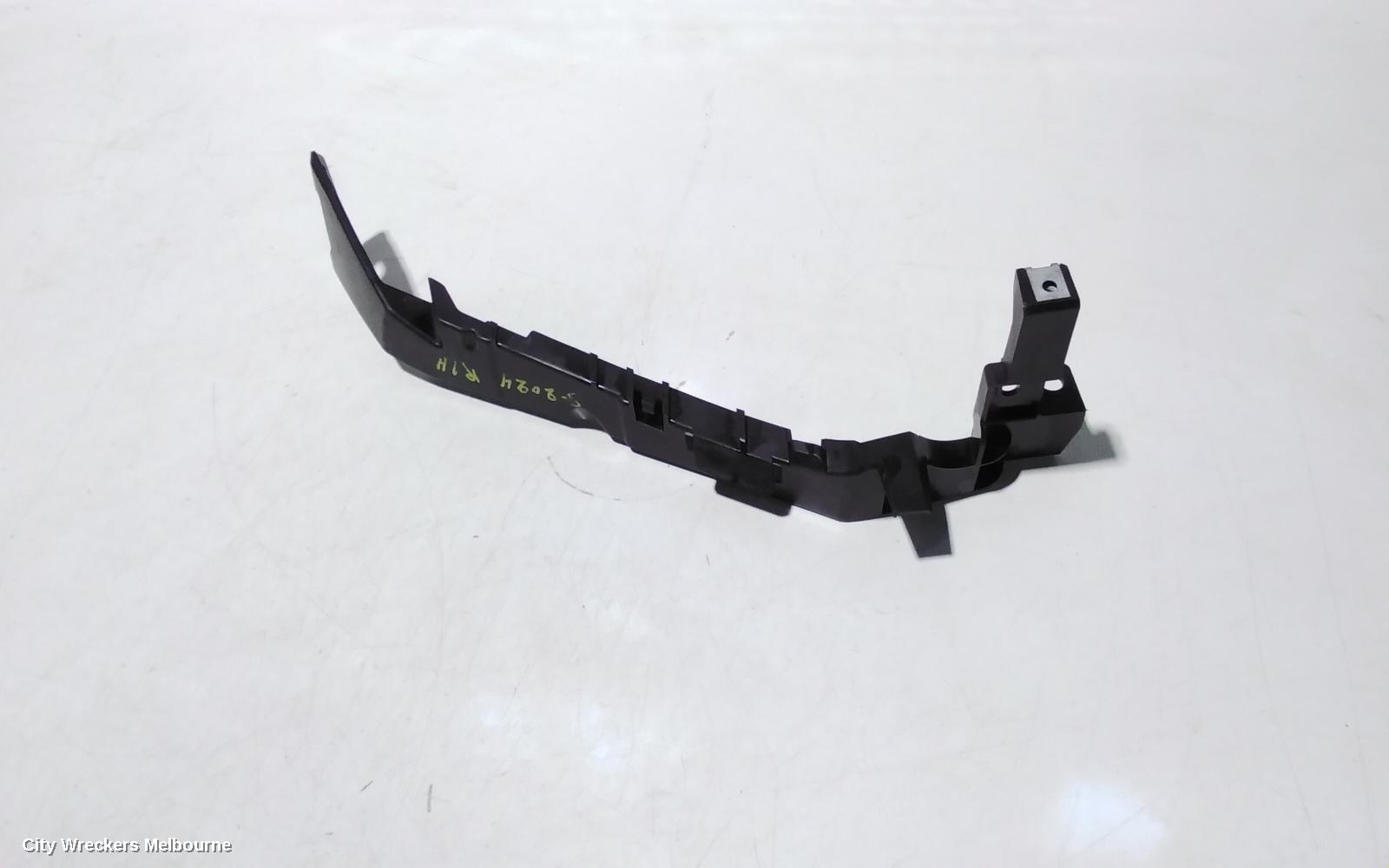 MAZDA CX30, DM, 10/2019 ONWARDS, RIGHT HEADLIGHT BRACKET : 104955