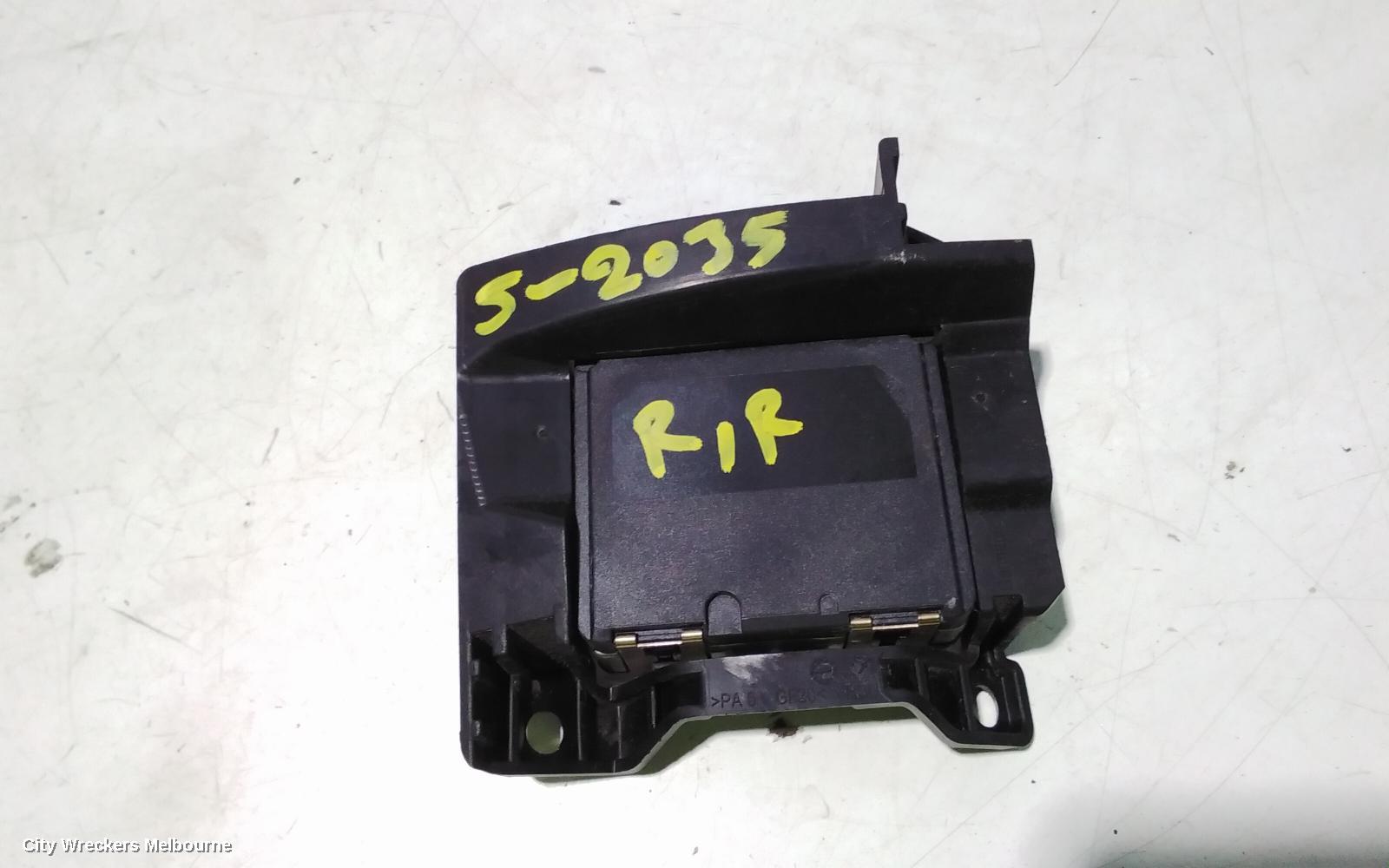 AUDI A4, B9 8W, 10/2015 - 01/2025, RIGHT REAR LANE CHANGE BLIND SPOT RADAR: 105025