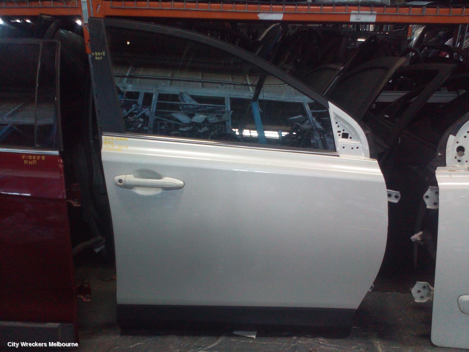 TOYOTA RAV4 RIGHT FRONT DOOR, XA40, 12/2012 - 11/2018