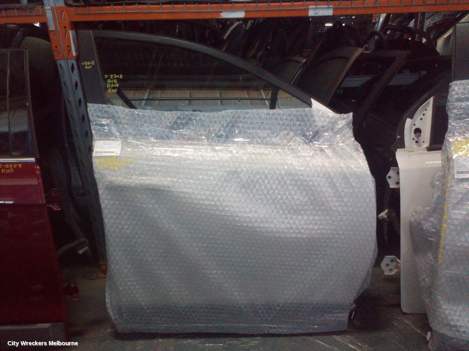 TOYOTA RAV4 RIGHT FRONT DOOR, XA40, 12/2012 - 11/2018