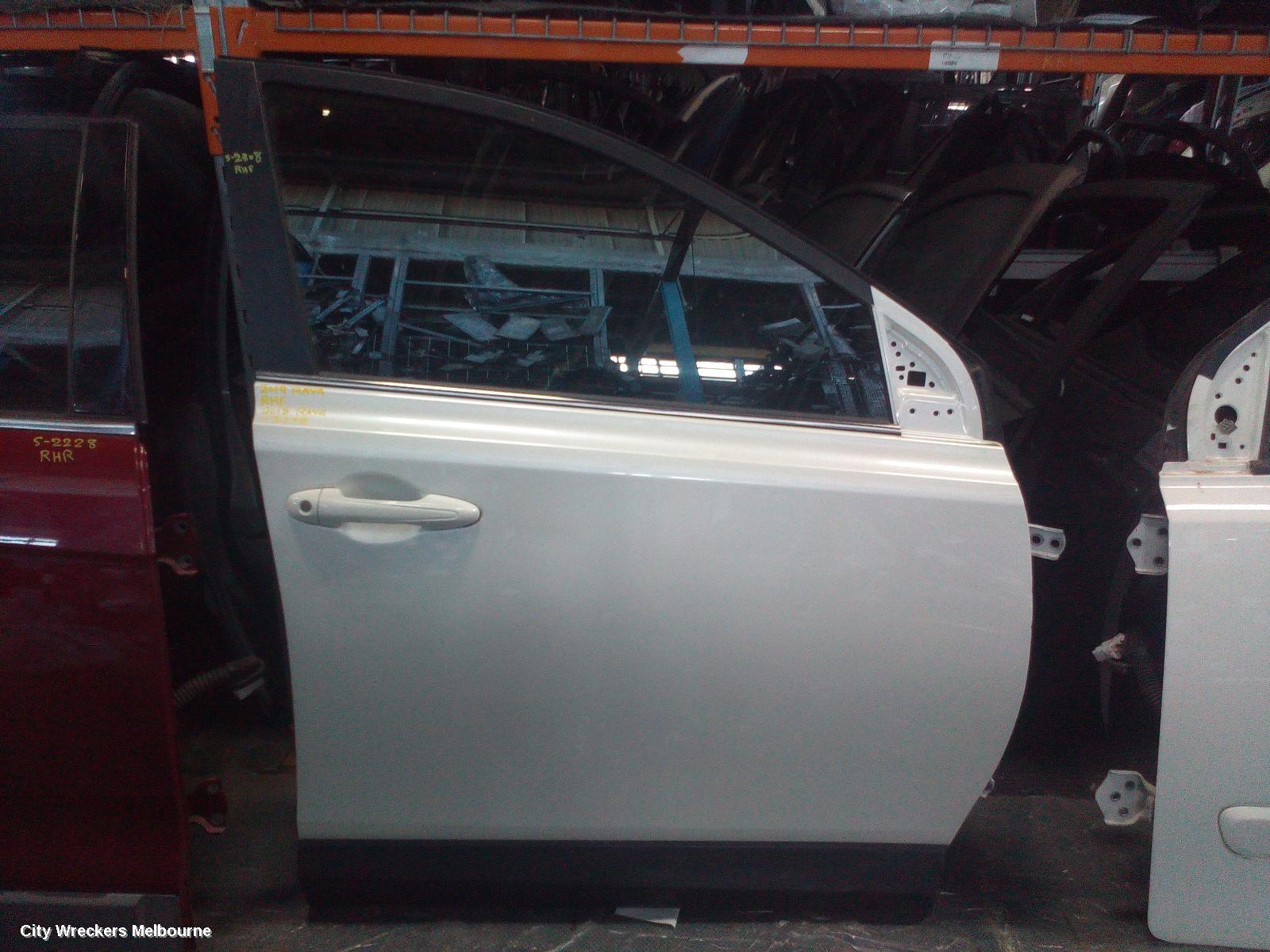 TOYOTA RAV4 RIGHT FRONT DOOR, XA40, 12/2012 - 11/2018