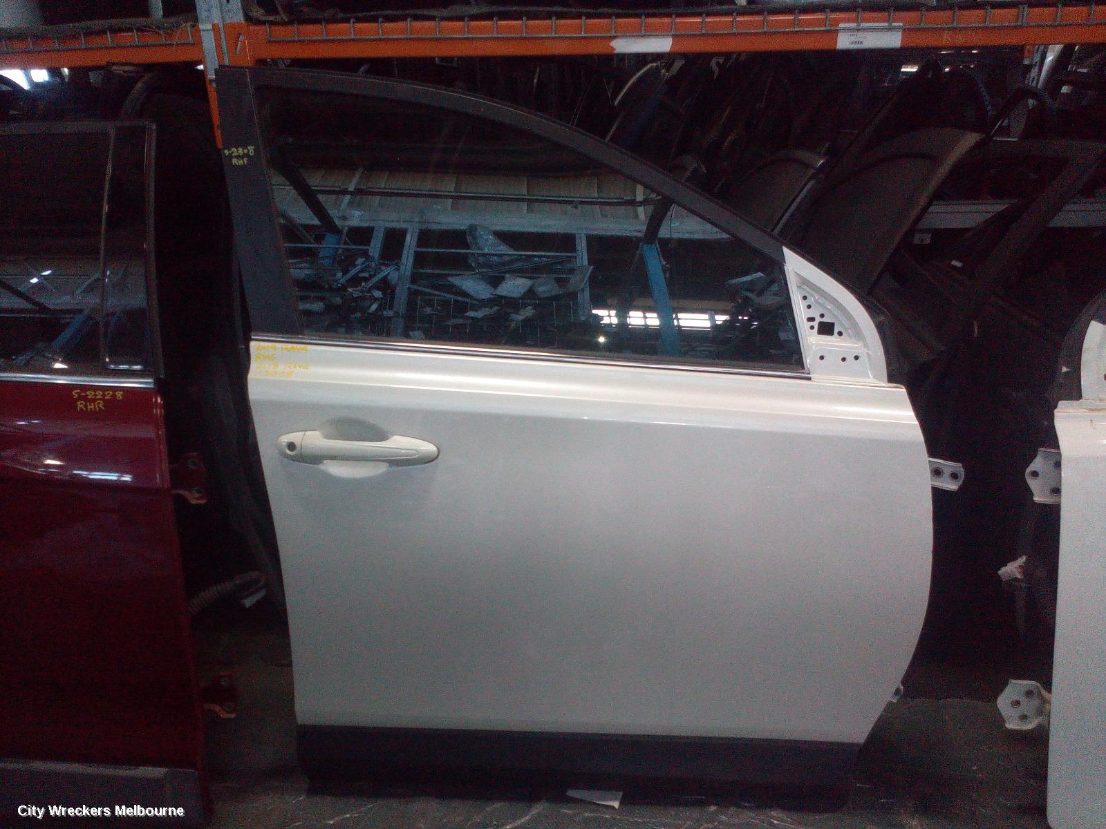 TOYOTA RAV4 RIGHT FRONT DOOR, XA40, 12/2012 - 11/2018