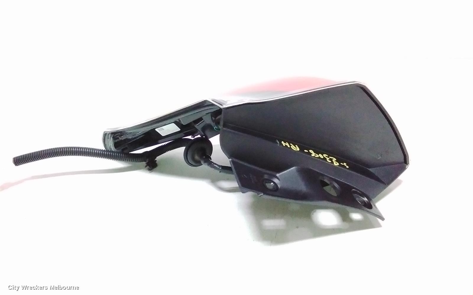 TOYOTA RAV4 RIGHT TAILLIGHT, IN BODY, XA40, 10/2015 - 11/2018