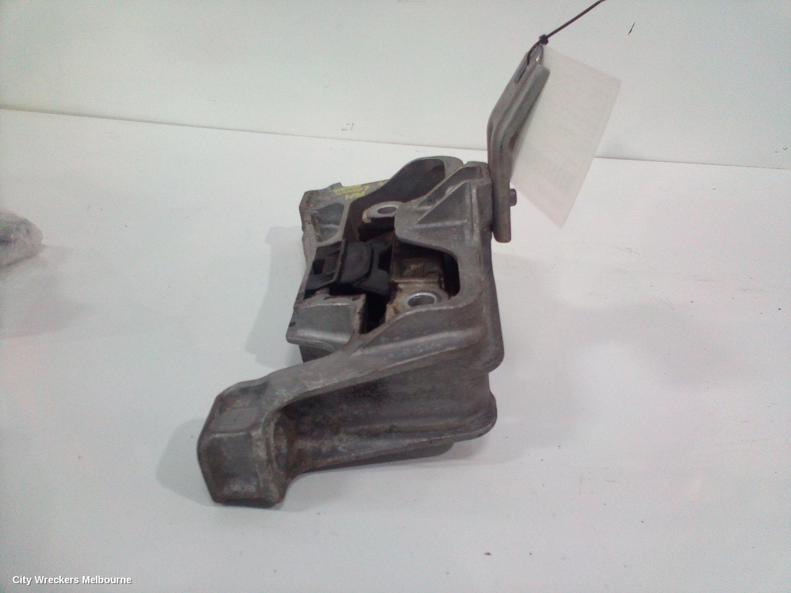 MERCEDES CLA CLASS MOUNT, ENGINE MOUNT, PETROL, 1.6, TURBO, C117/X117, CLA200, 270.910 CODE, 10/2013 - 01/2019