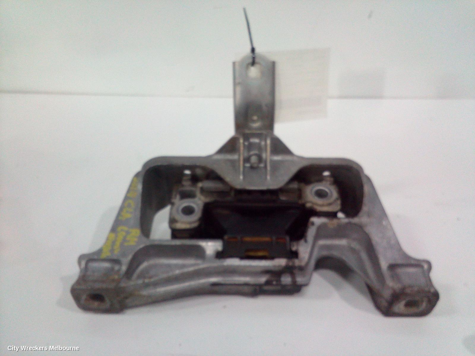 MERCEDES CLA CLASS MOUNT, ENGINE MOUNT, PETROL, 1.6, TURBO, C117/X117, CLA200, 270.910 CODE, 10/2013 - 01/2019