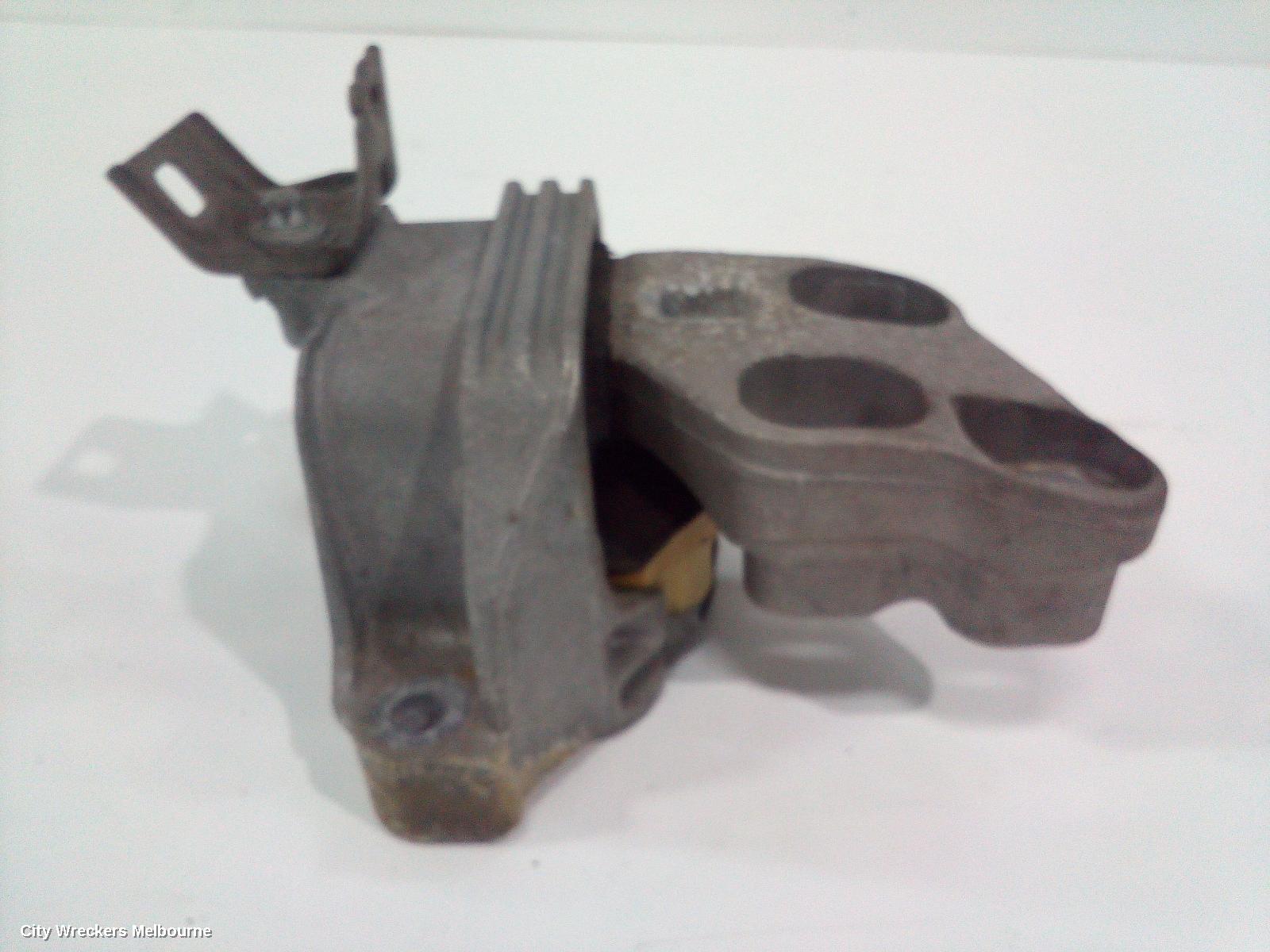 MERCEDES CLA CLASS MOUNT, ENGINE MOUNT, PETROL, 1.6, TURBO, C117/X117, CLA200, 270.910 CODE, 10/2013 - 01/2019