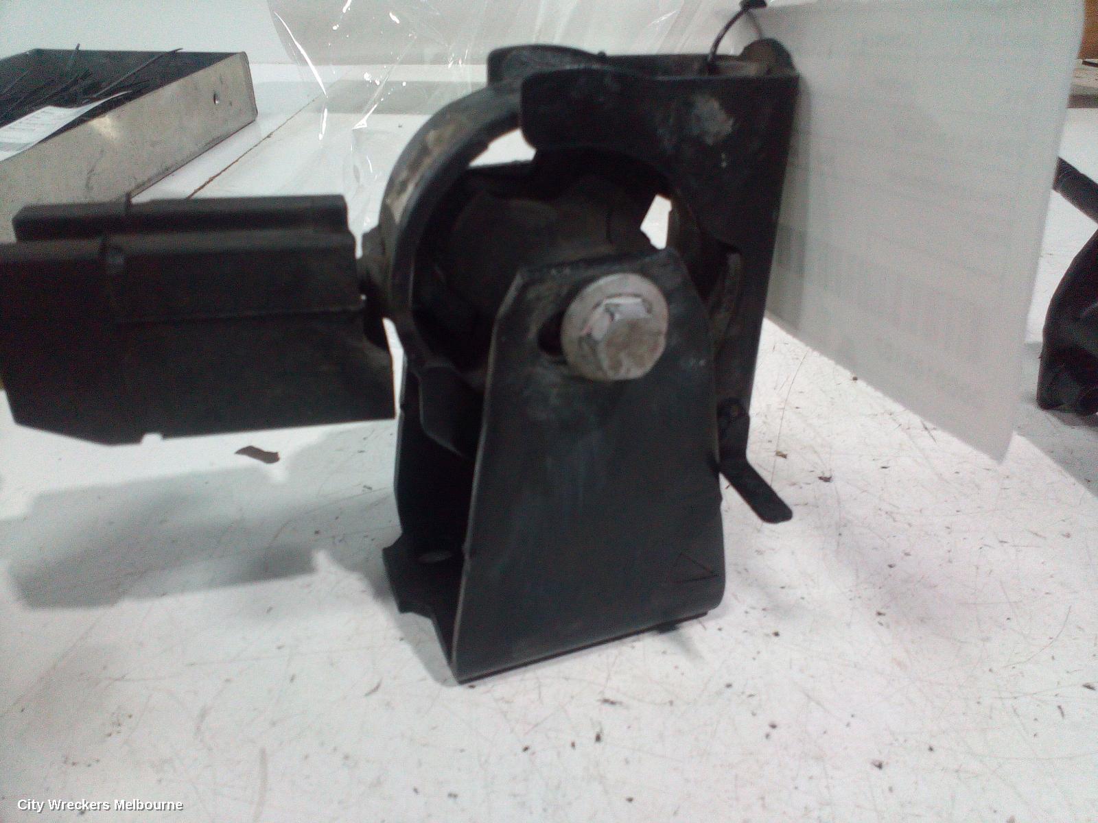 TOYOTA COROLLA MOUNT, ZZE122 12/2001 - 06/2007