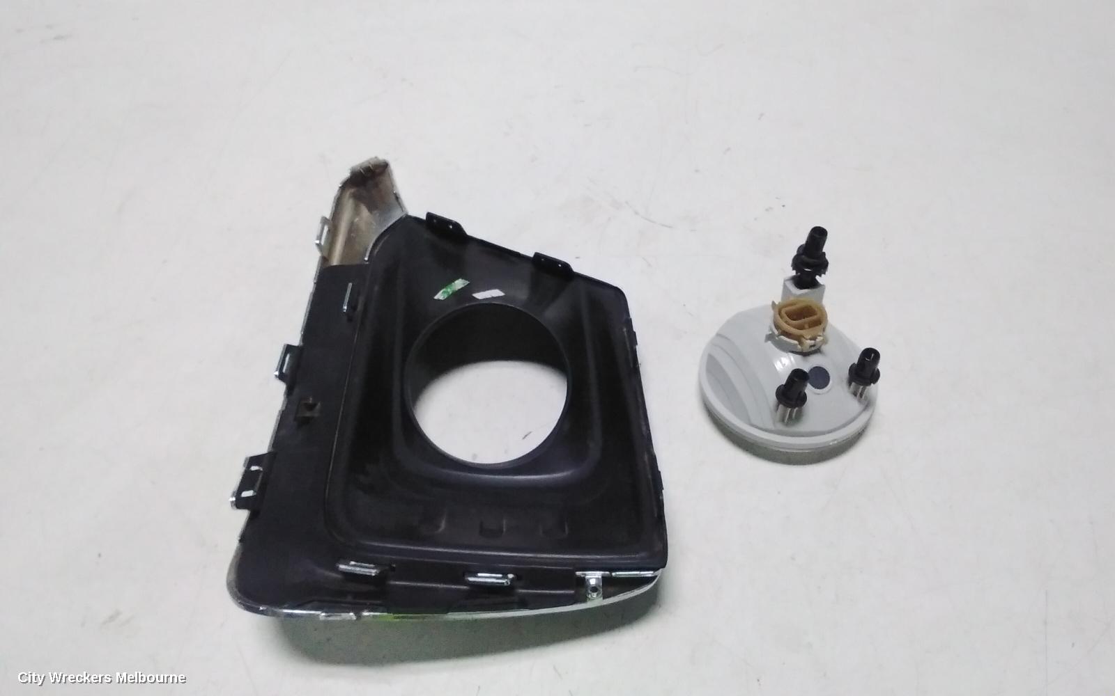 HOLDEN CAPTIVA RIGHT INDICATOR/FOG/SIDE, BUMPER FOGLAMP CHROME SURROUND, CG, 10/2015 - 06/2018
